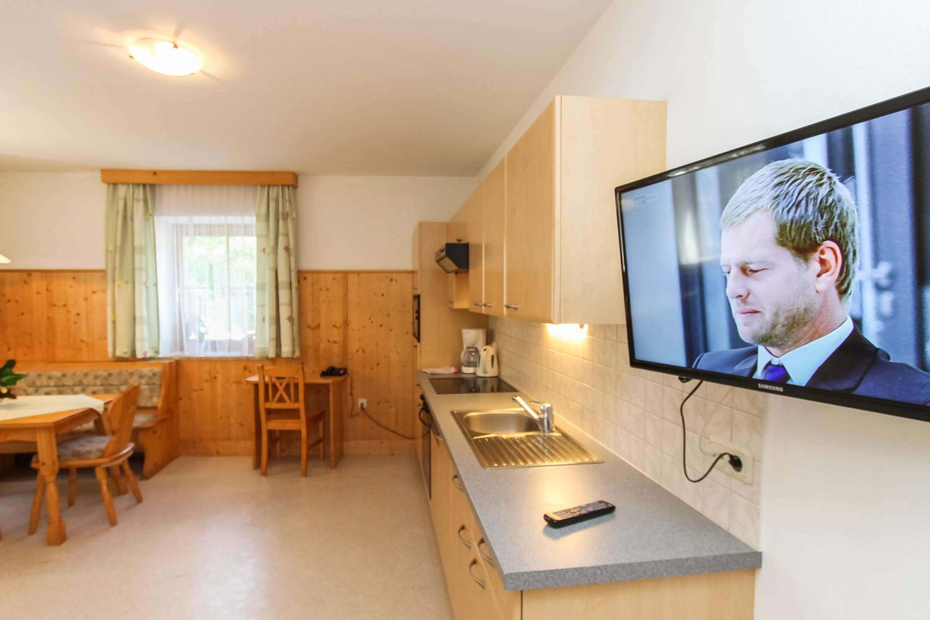 Apartment 2 photo 2