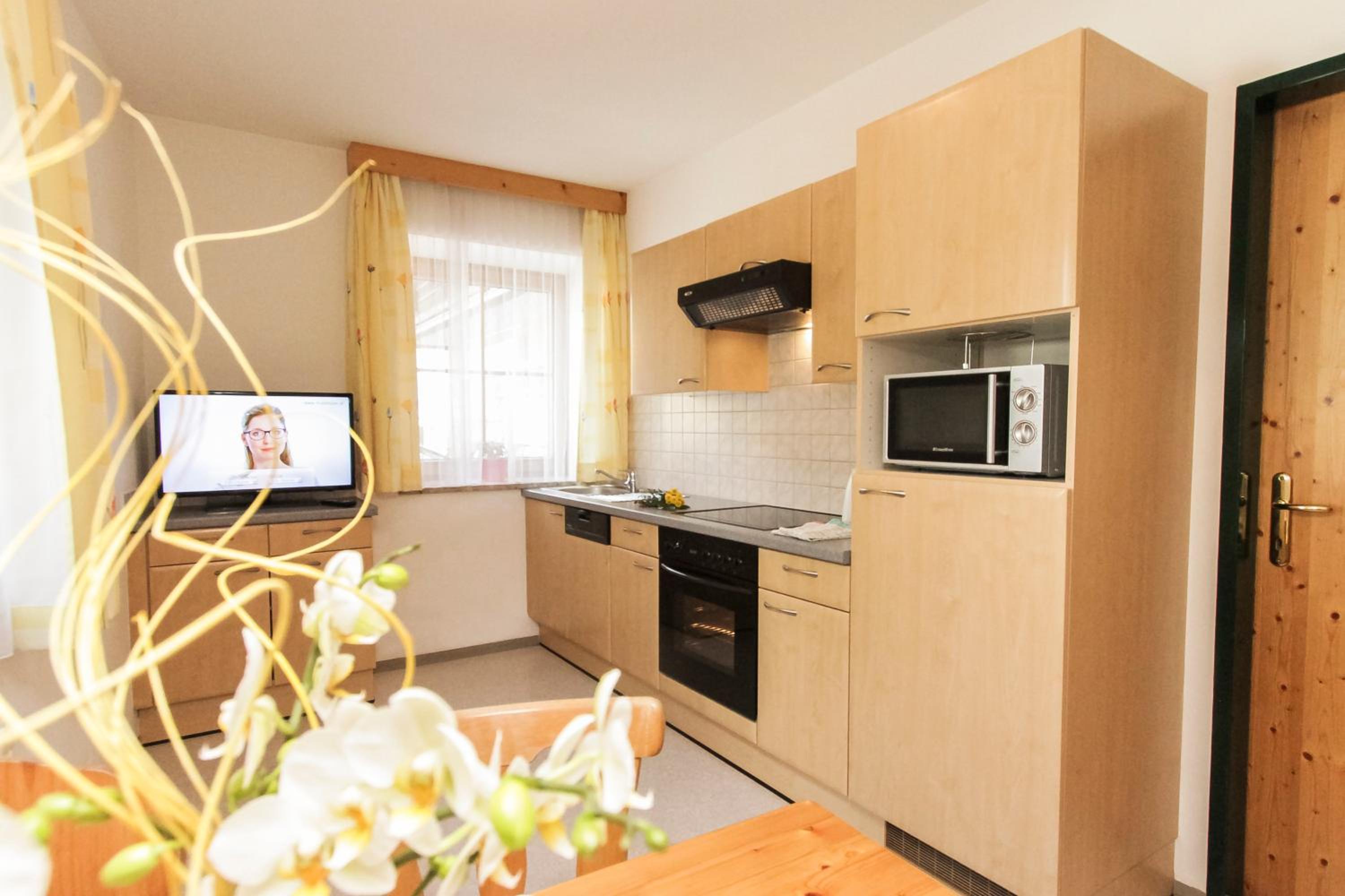 Apartment 3 photo 2