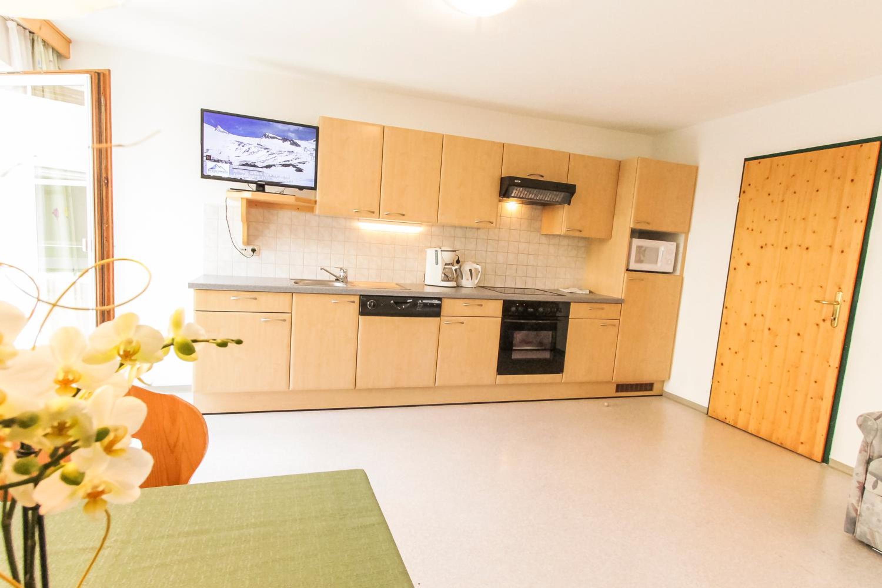Apartment 7 photo 3