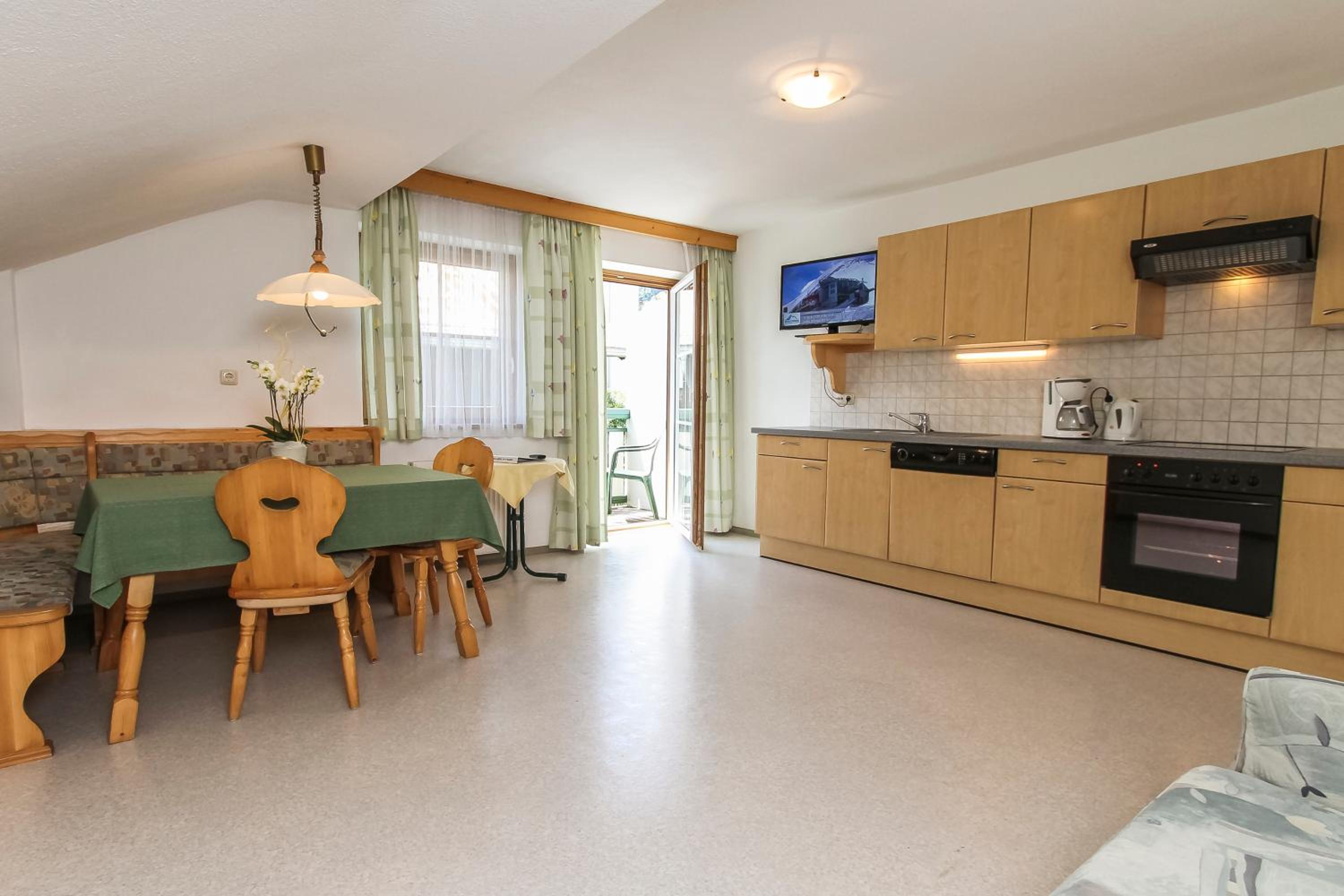 Apartment 7 photo 2