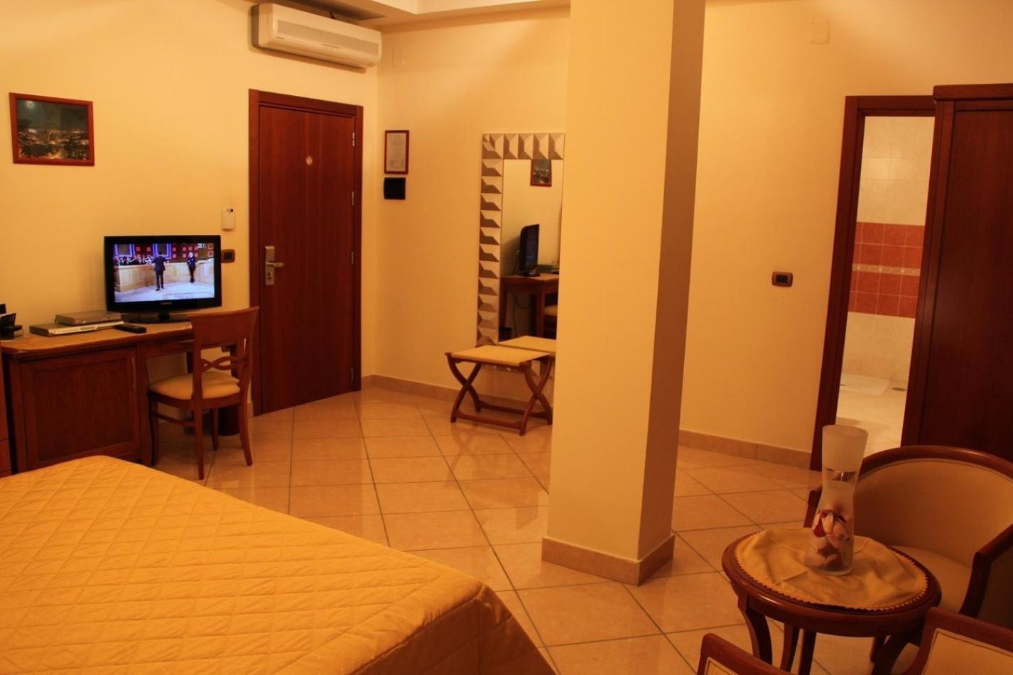 Economy Triple Room
