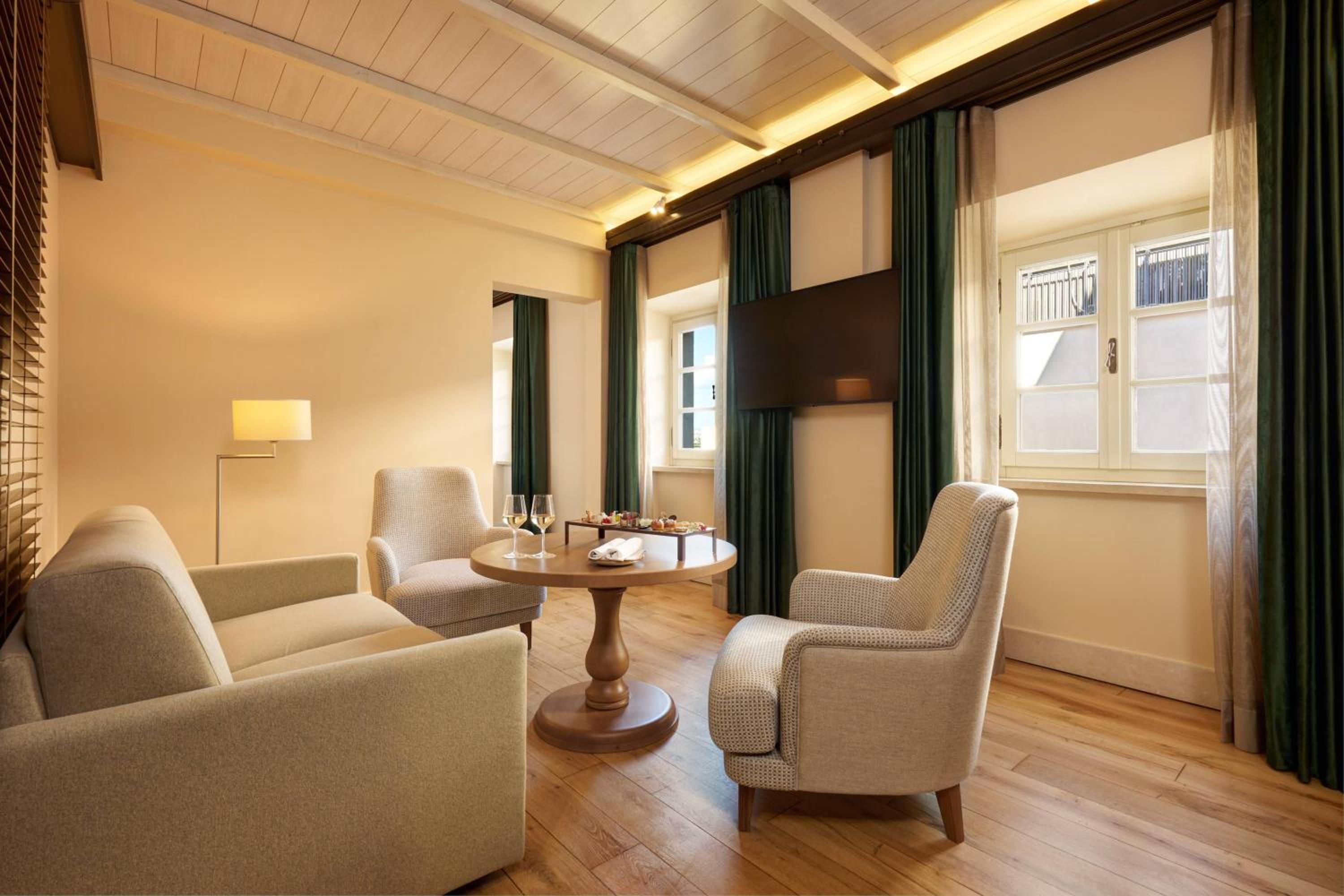 Two Bedroom Interonnecting Urban Retreat