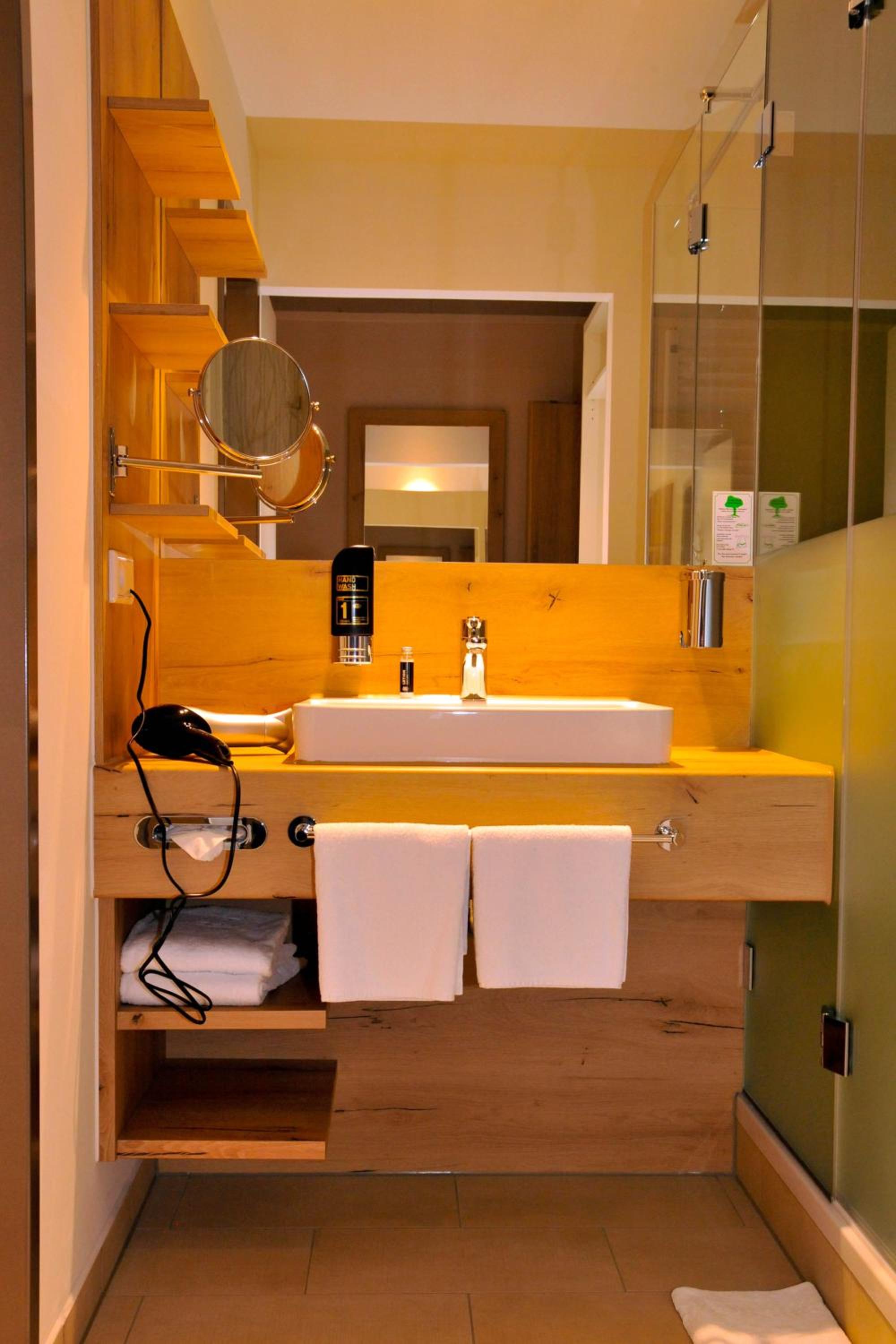 Business Double Room - Photo 6