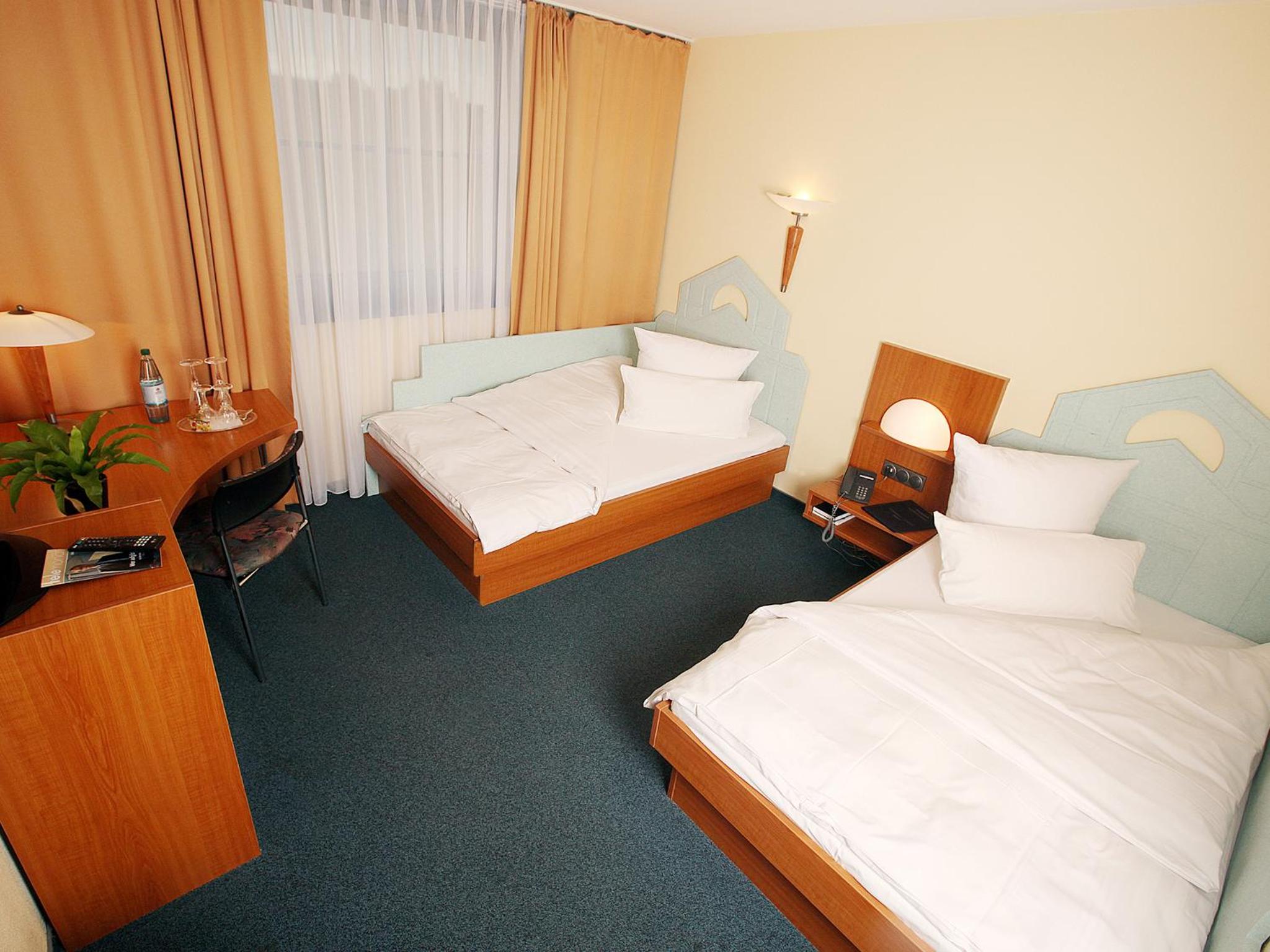Standard Twin Room photo 1