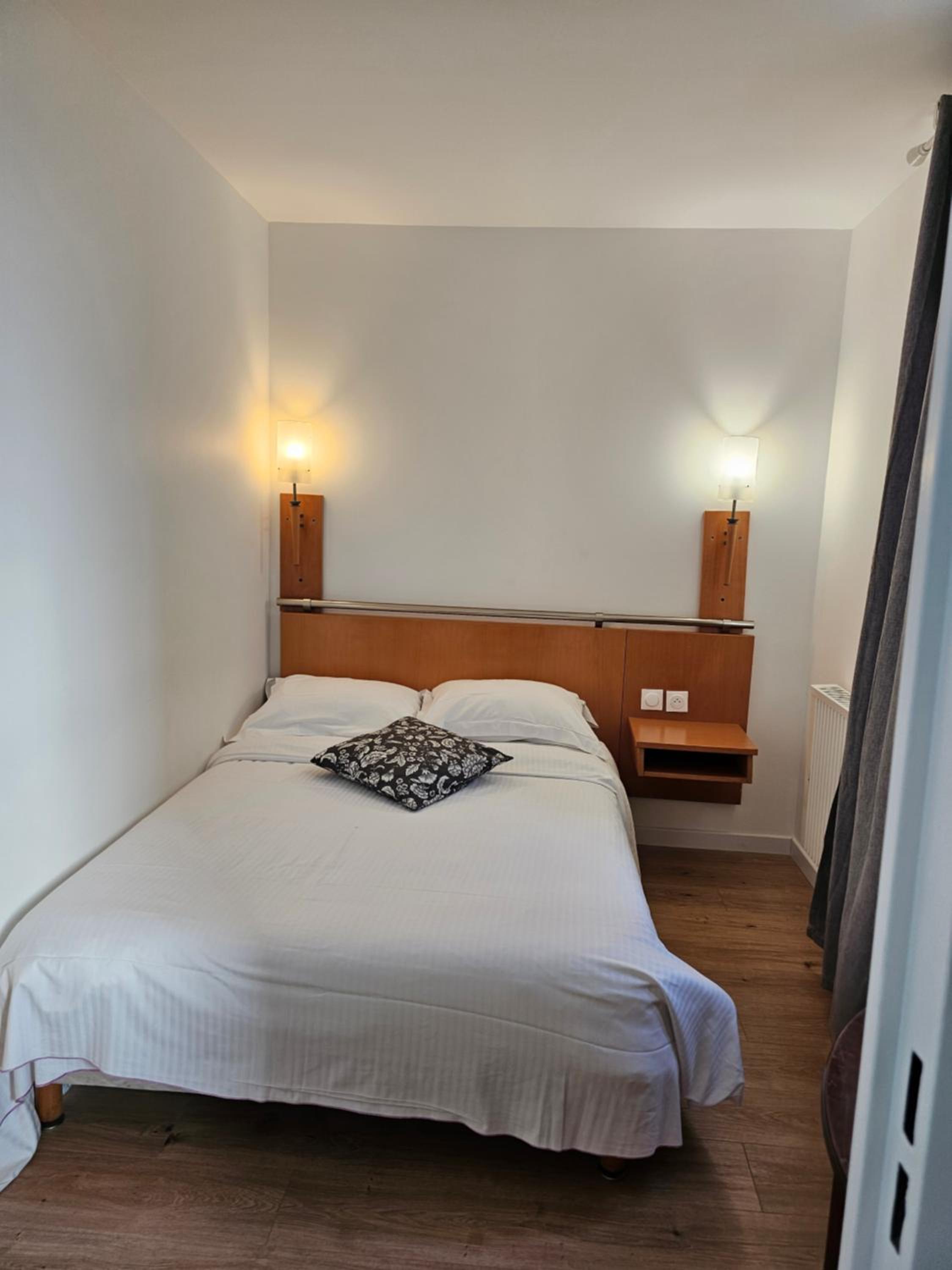 Economy Double Room photo 2