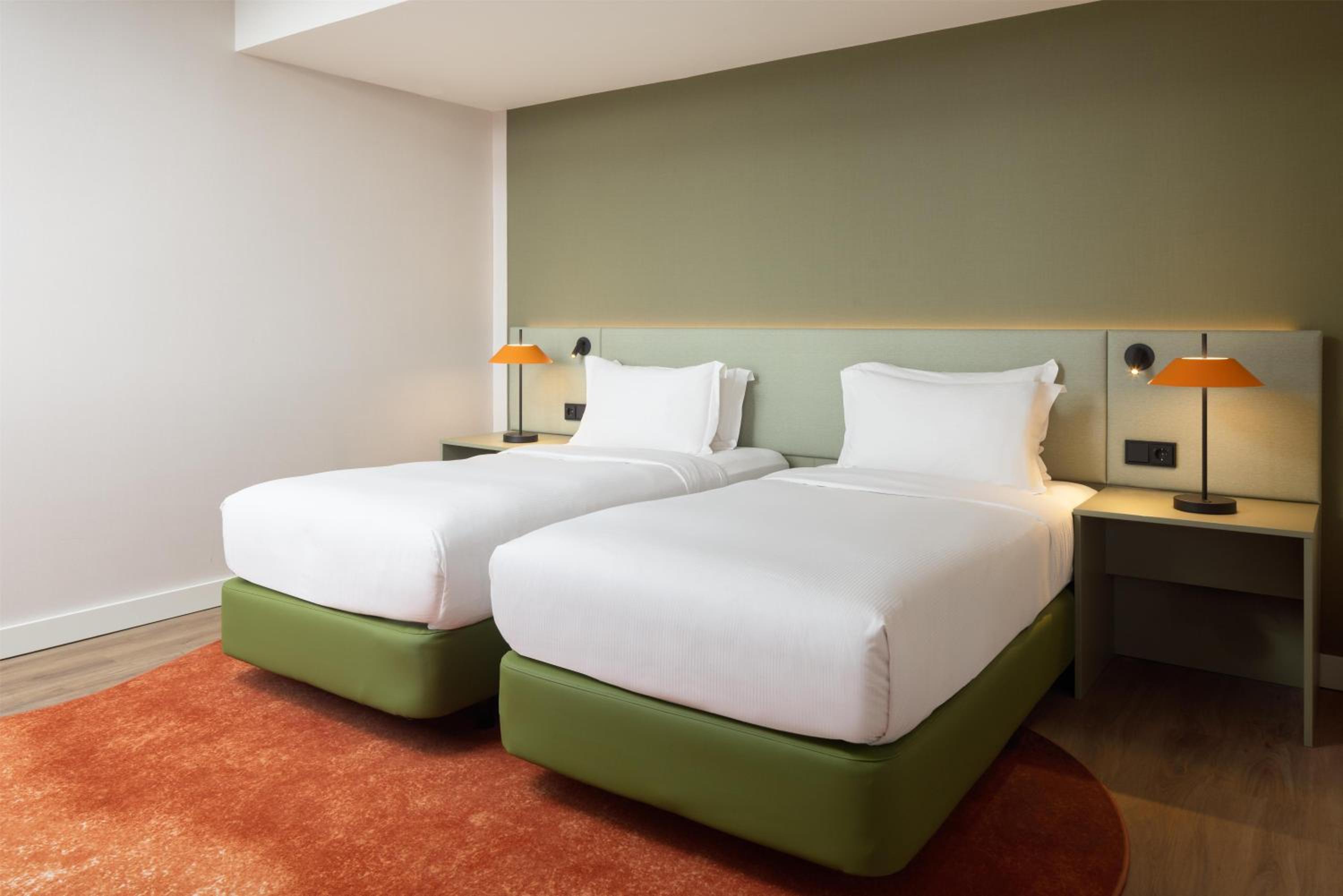 Premium Twin Room - Photo 5
