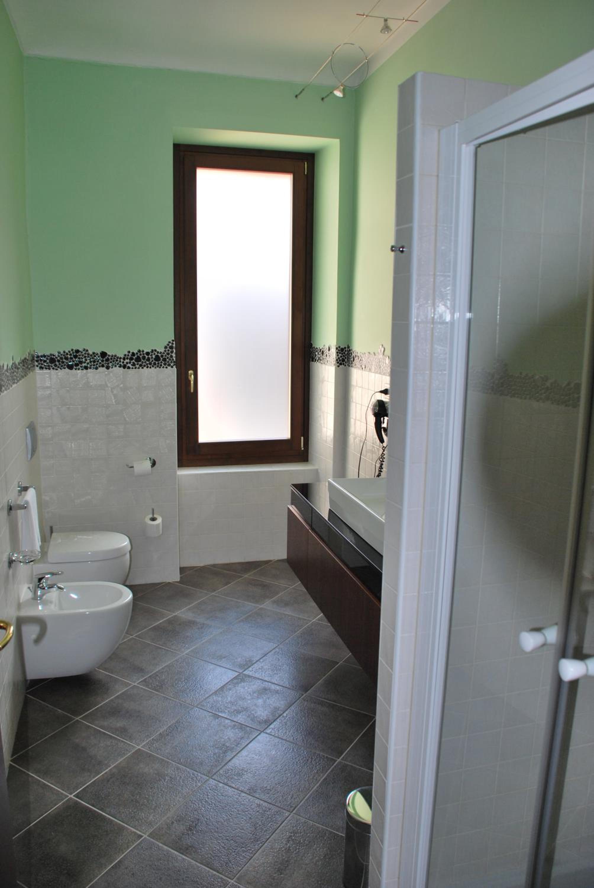 One-Bedroom Apartment (3 Adults) photo 3