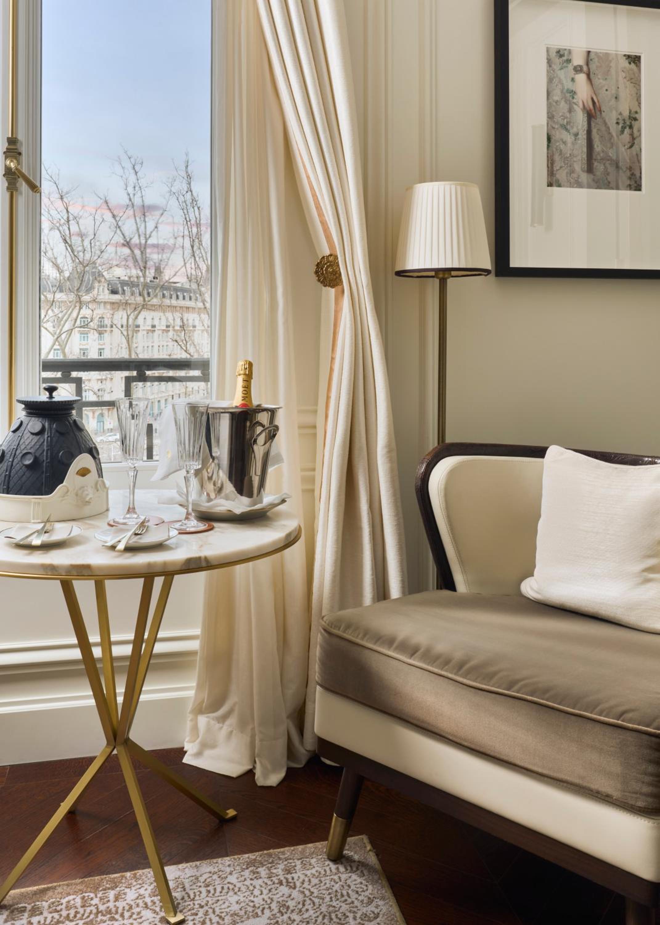 Deluxe Garden View Room King