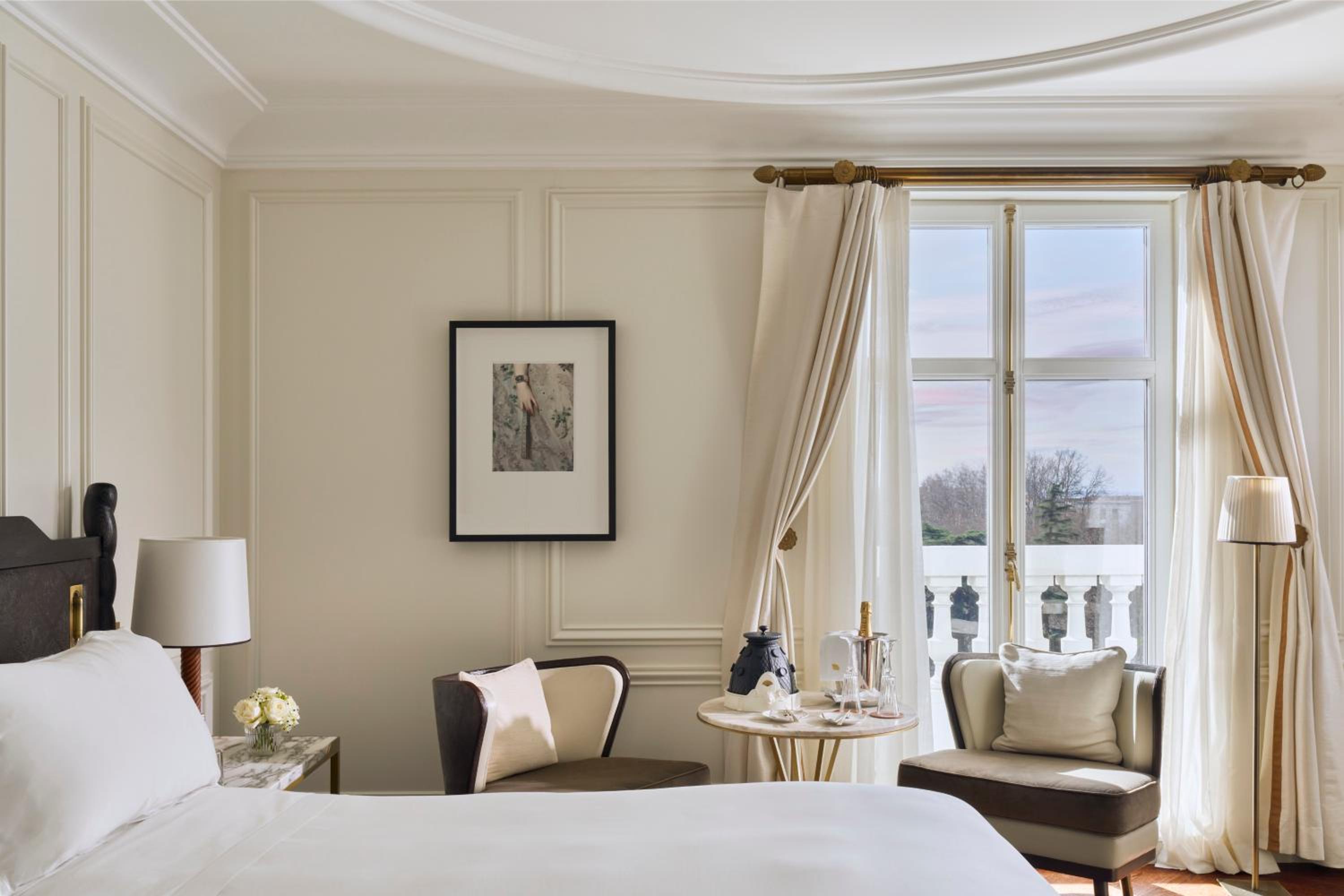 Deluxe Garden View Room King