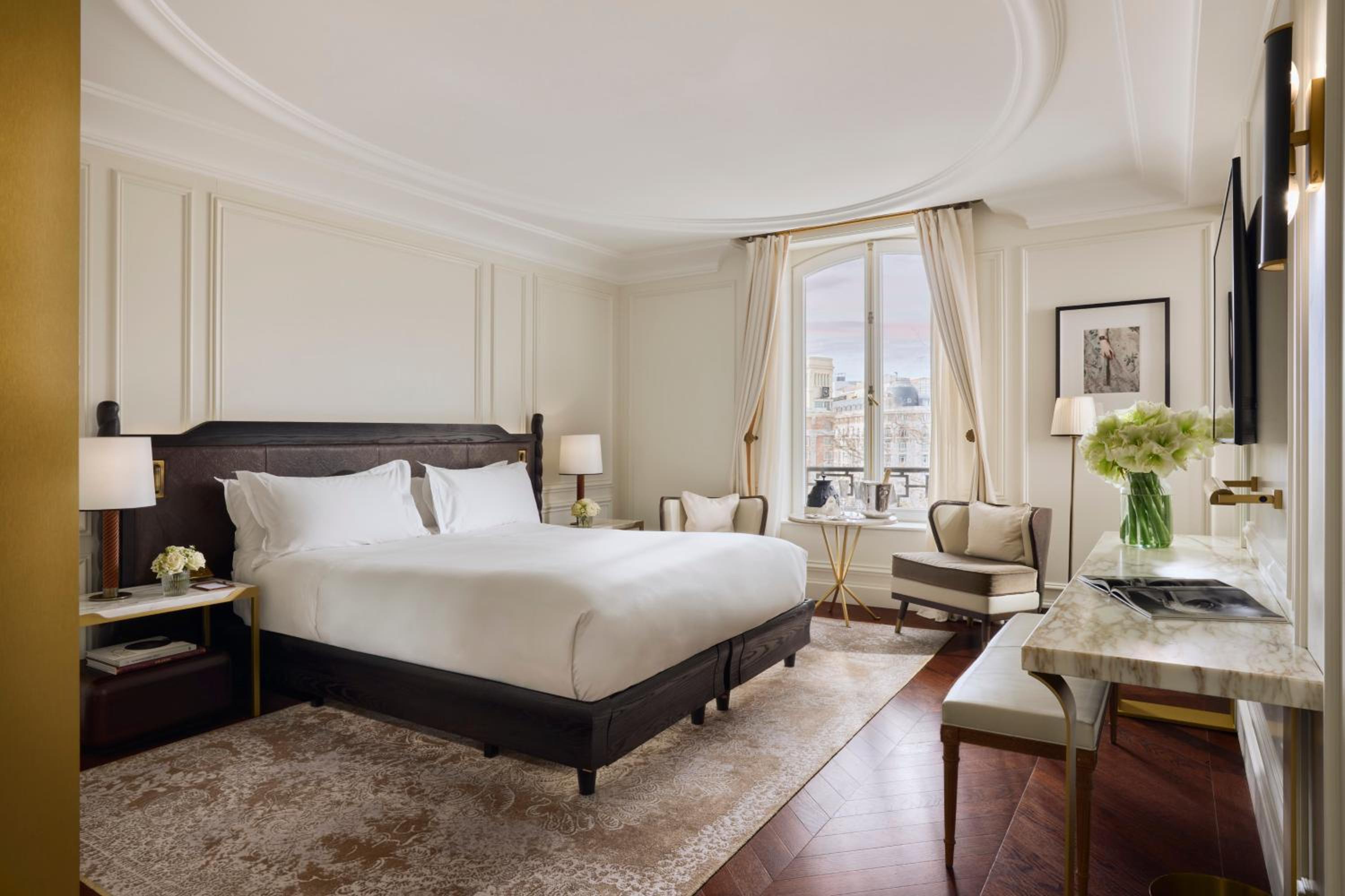 Deluxe Garden View Room King