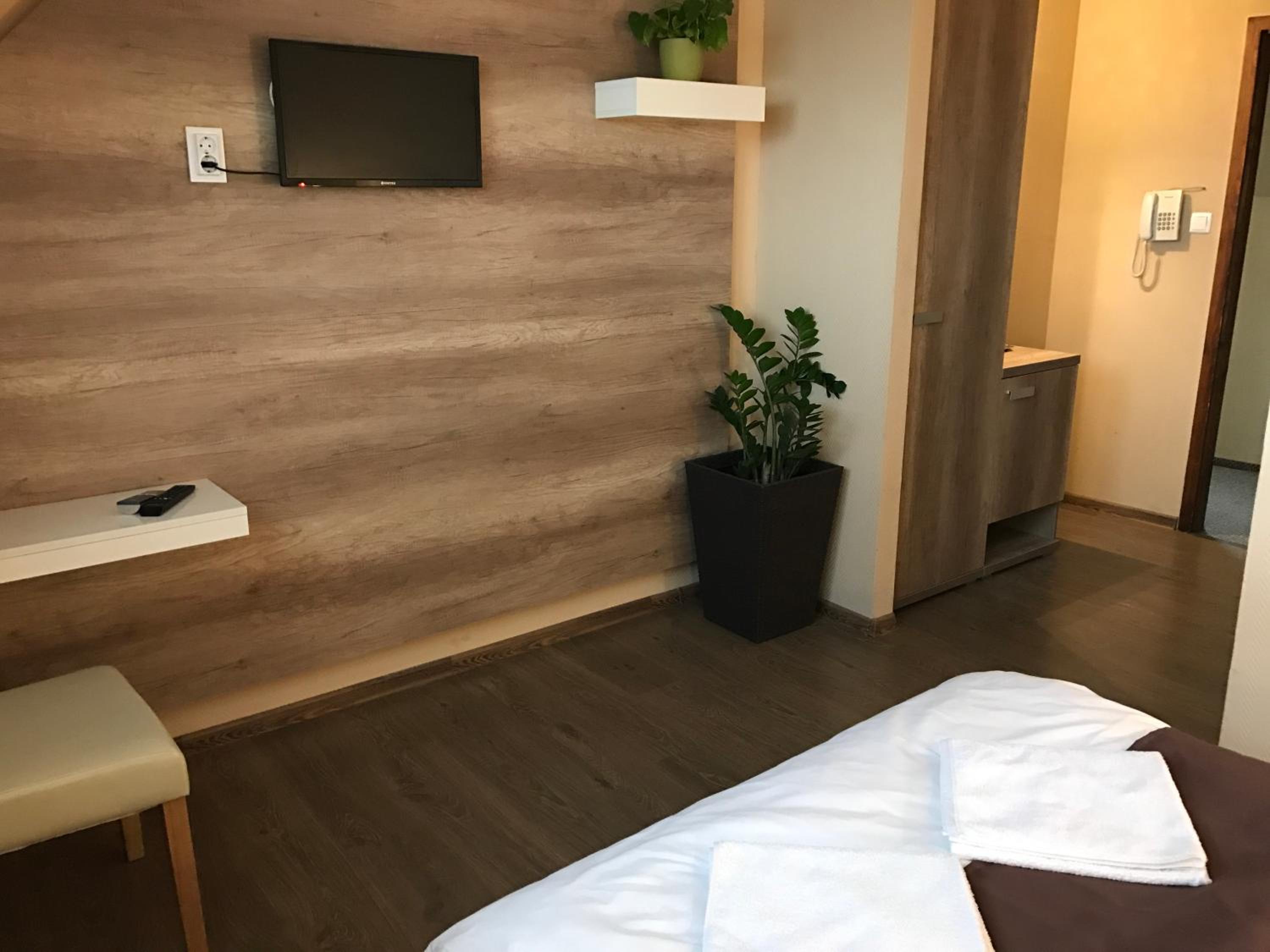 Standard Double or Twin Room photo 3