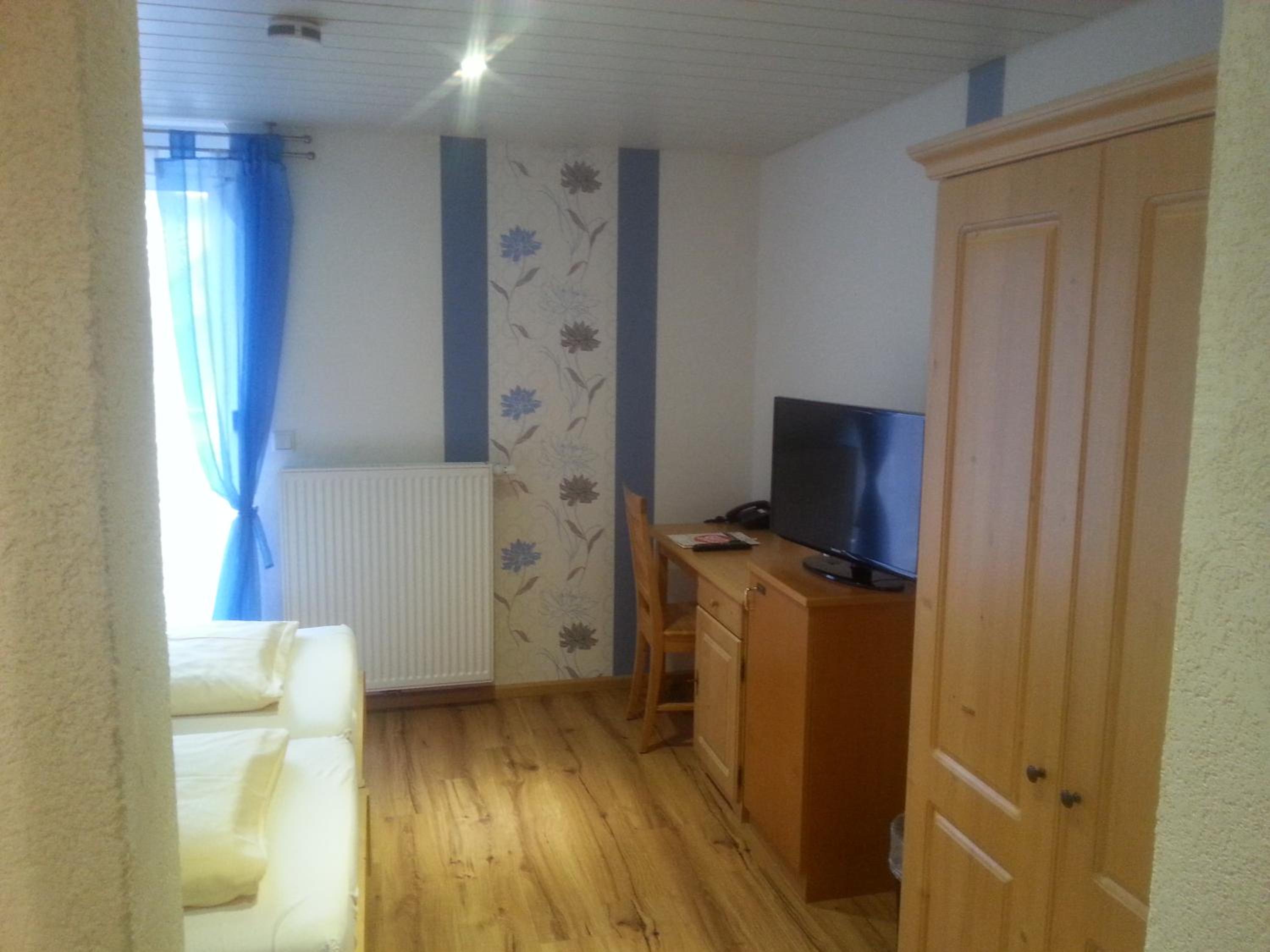 Double or Twin Room photo 3