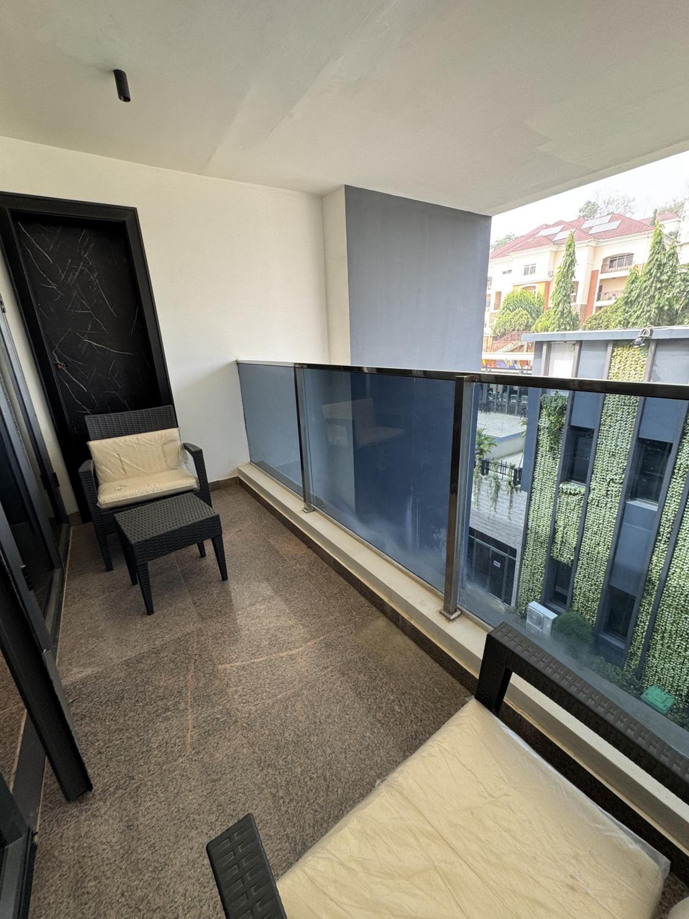 One-Bedroom Apartment with Balcony photo 3