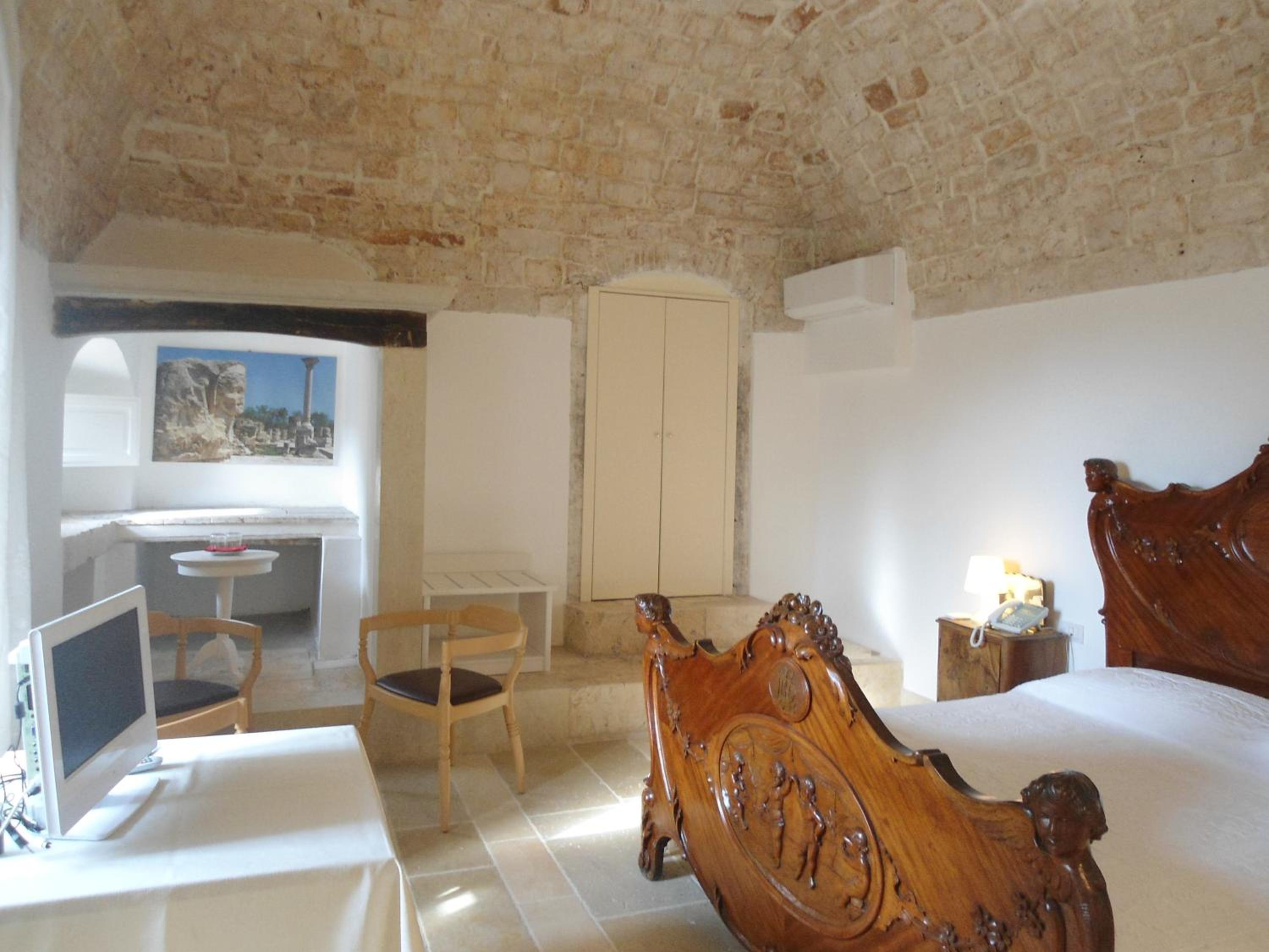 Two-Bedroom Apartment - Photo 5