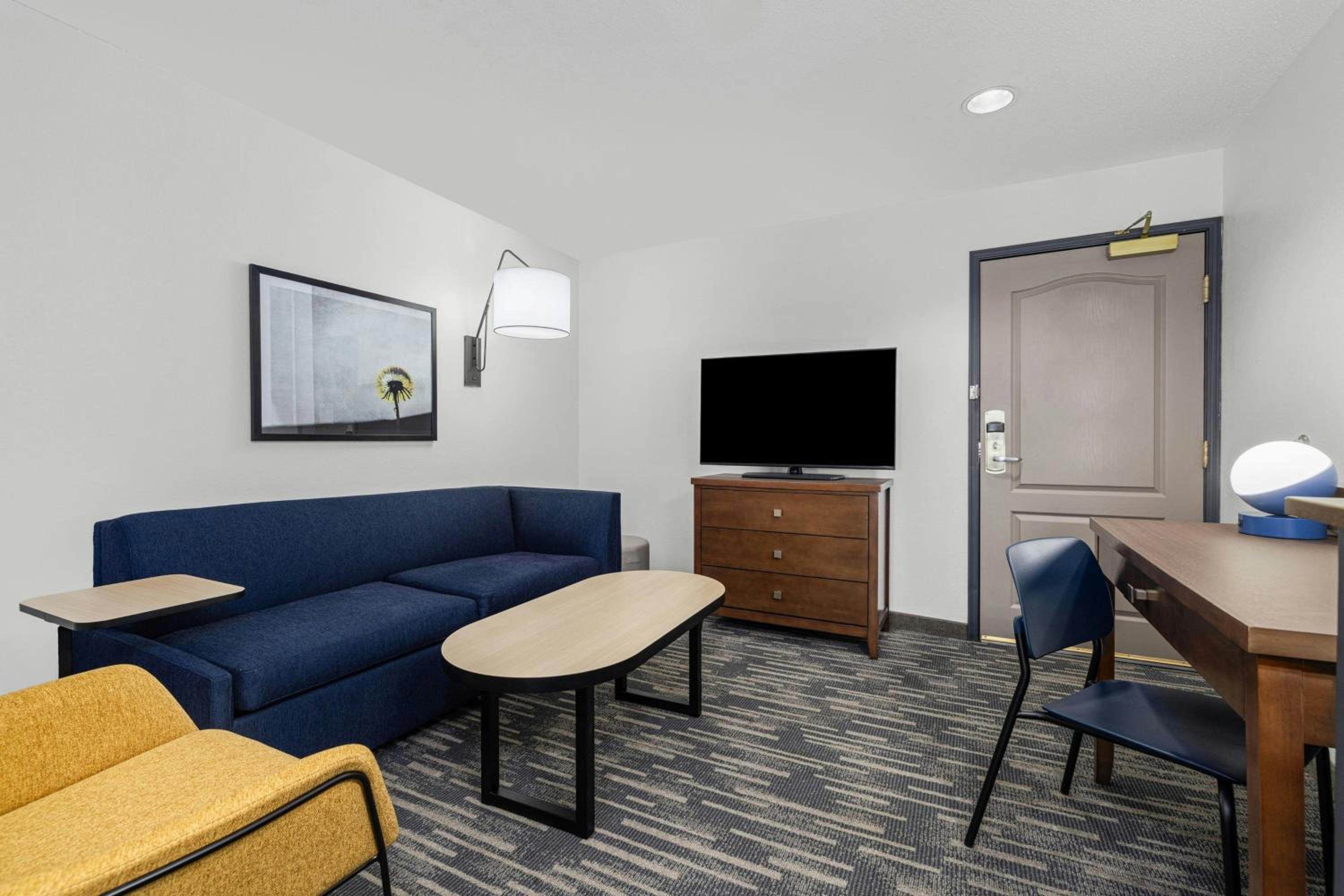 One-Bedroom Queen Suite with Sofa Bed - Photo 1