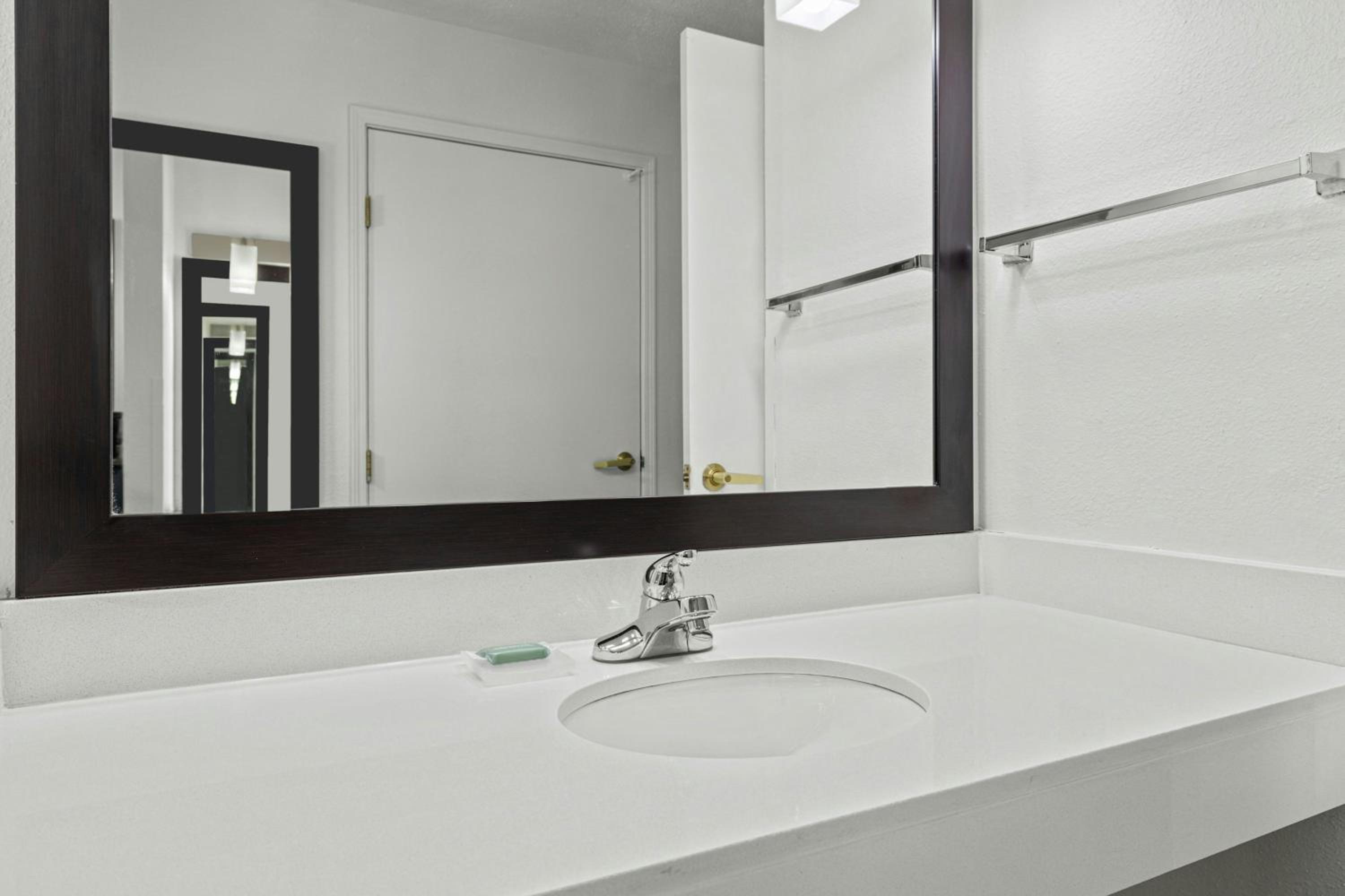 One-Bedroom Queen Suite with Sofa Bed - Photo 4