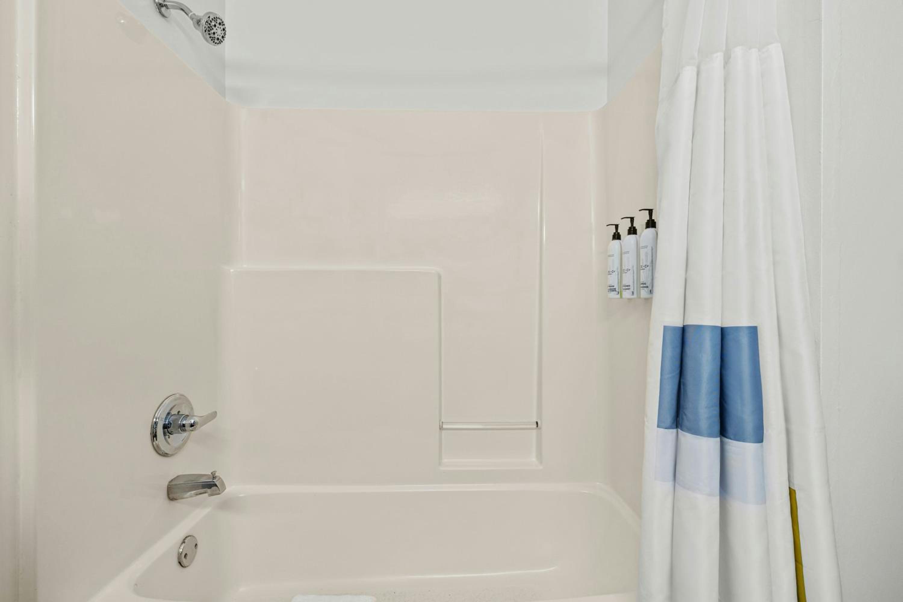 King Suite with Sofa Bed - Photo 4