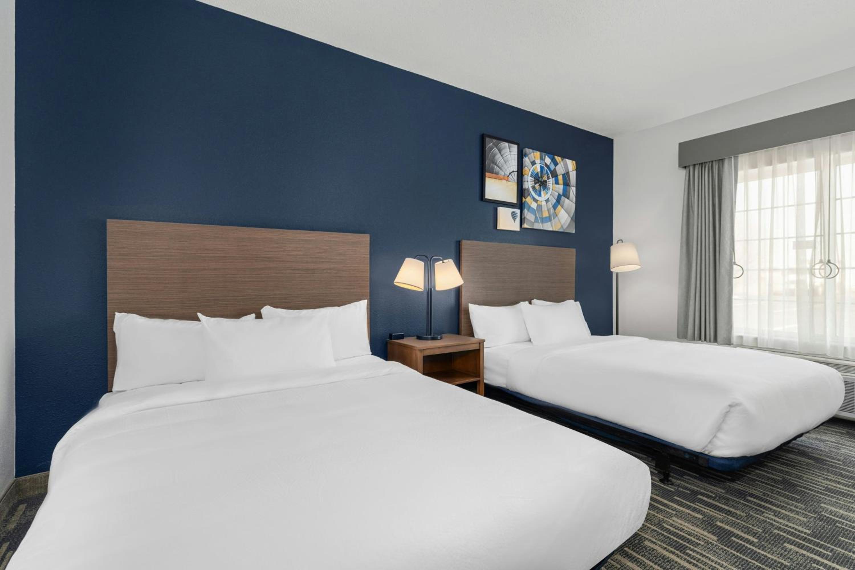 Standard Queen Room with Two Queen Beds photo 1