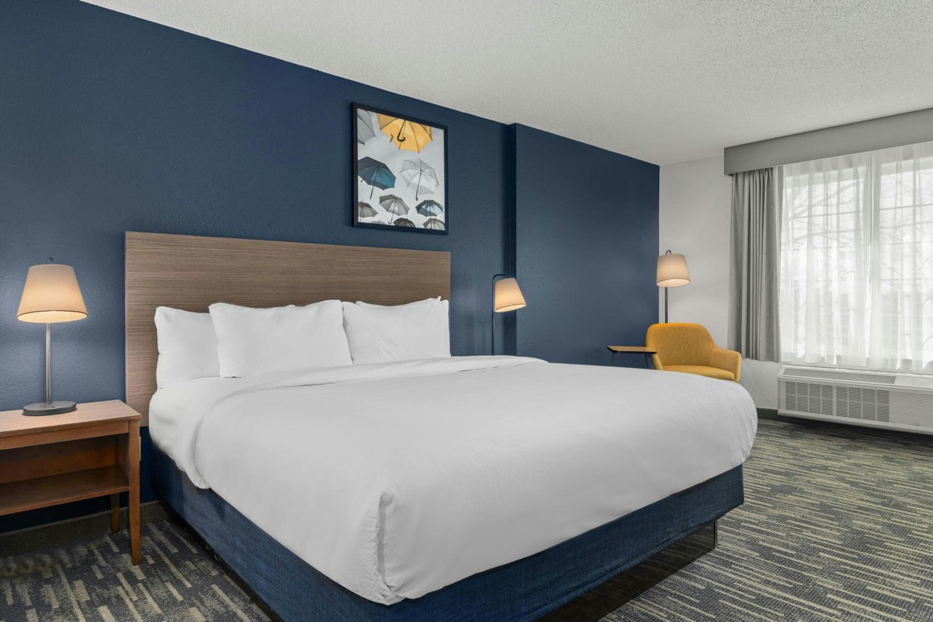 Standard King Room - Photo 2