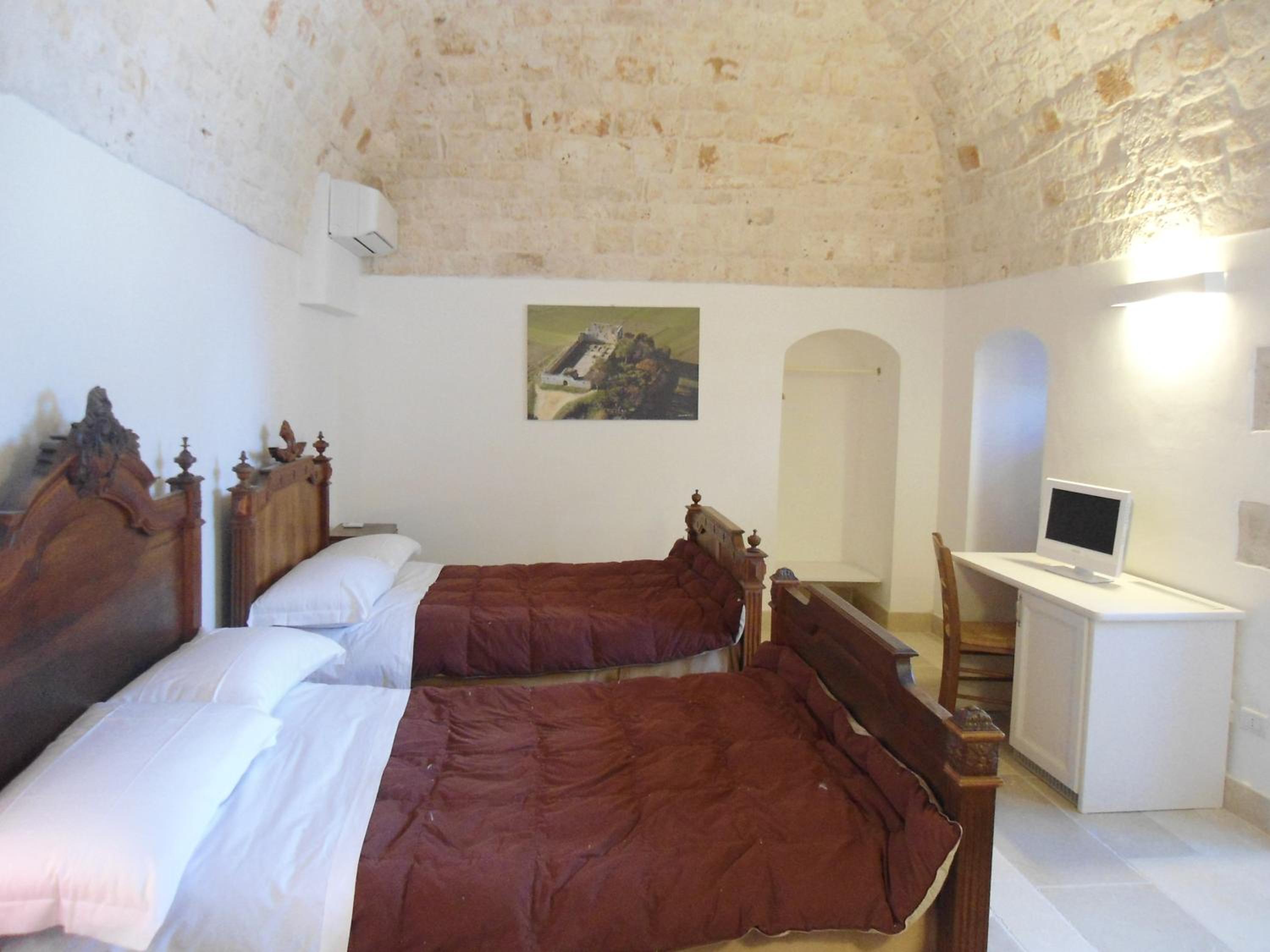 Two-Bedroom Apartment - Photo 4