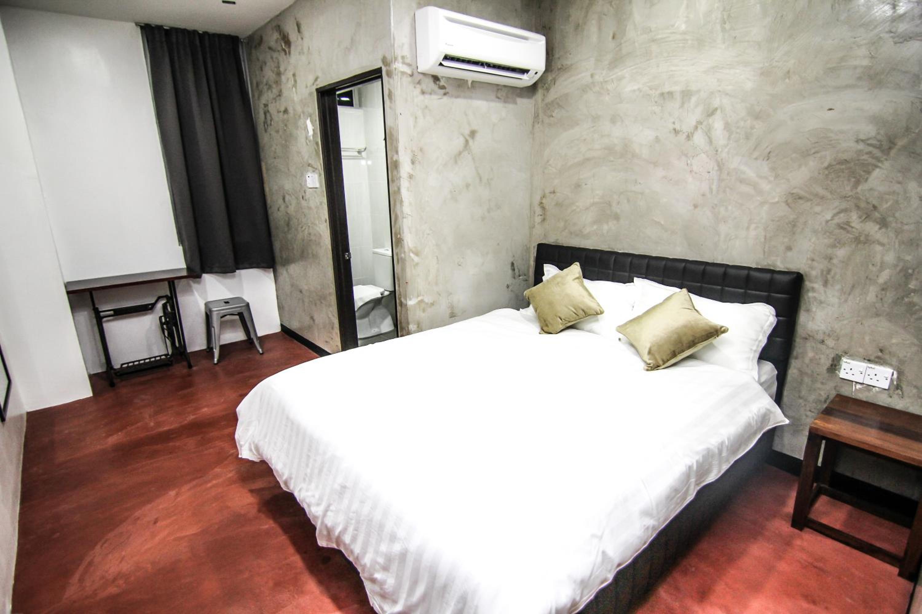 Deluxe Queen Room photo 3