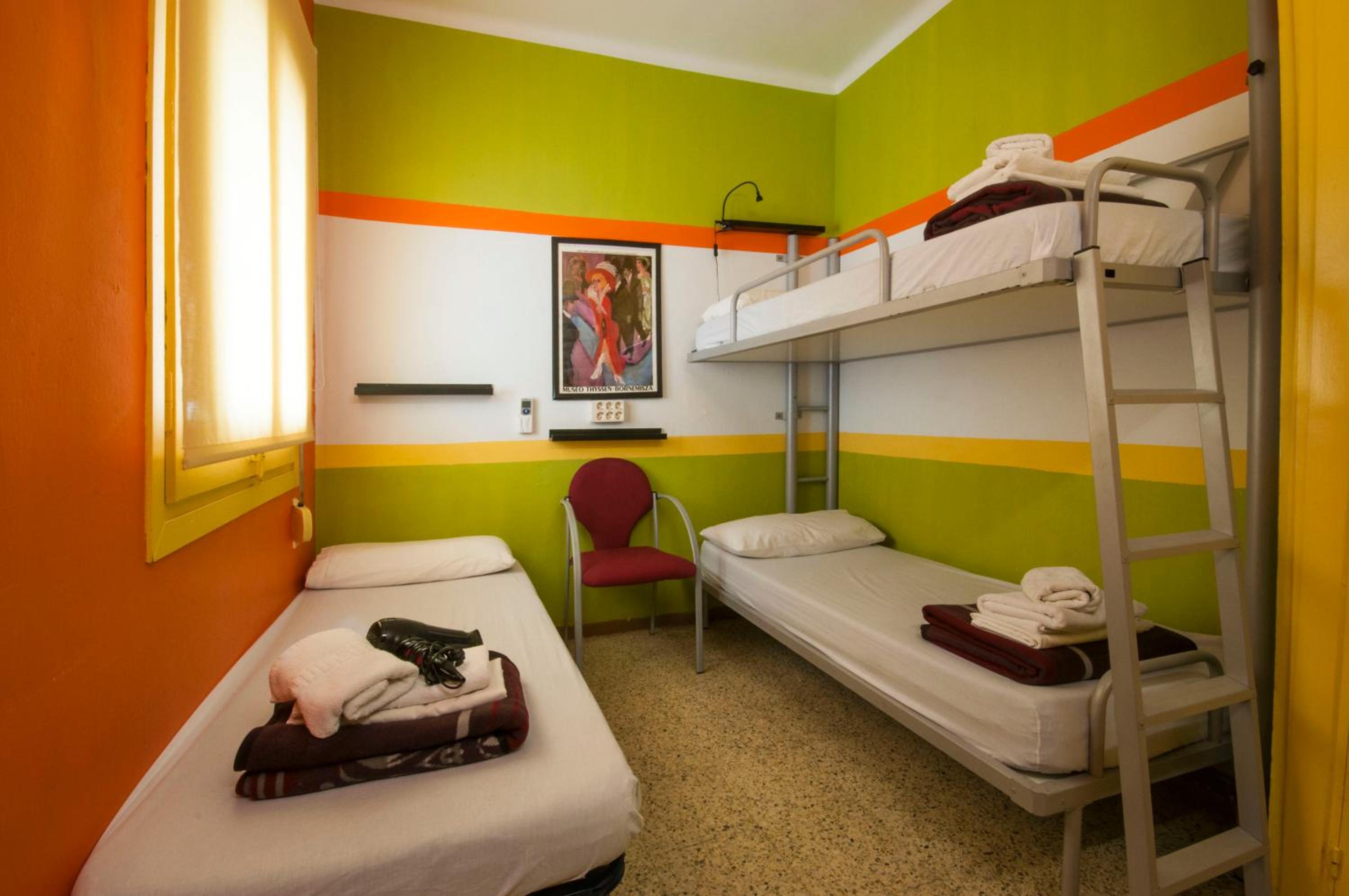 Habitación Sextuple con Baño Privado