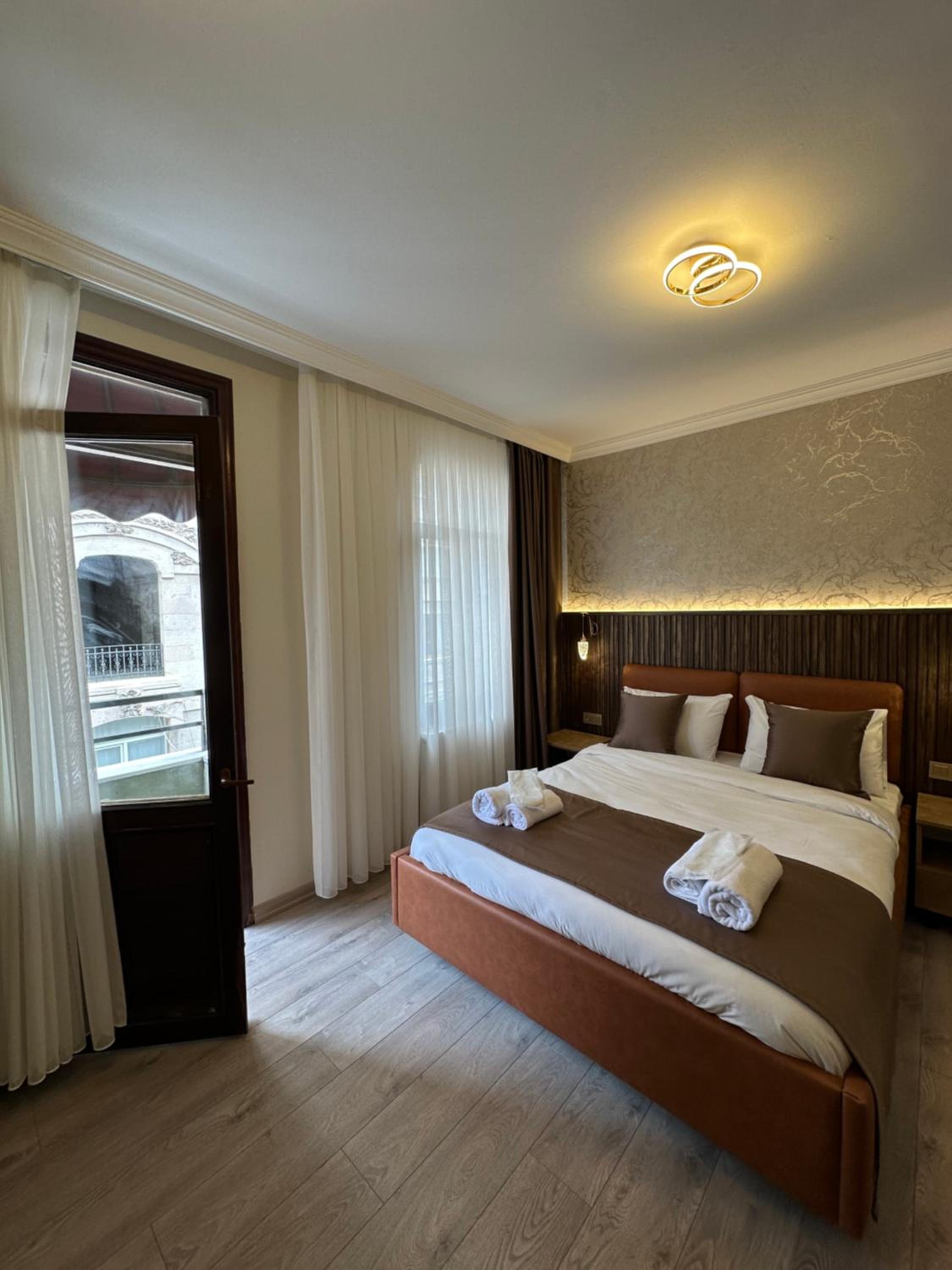Deluxe Double Room with Balcony photo 1