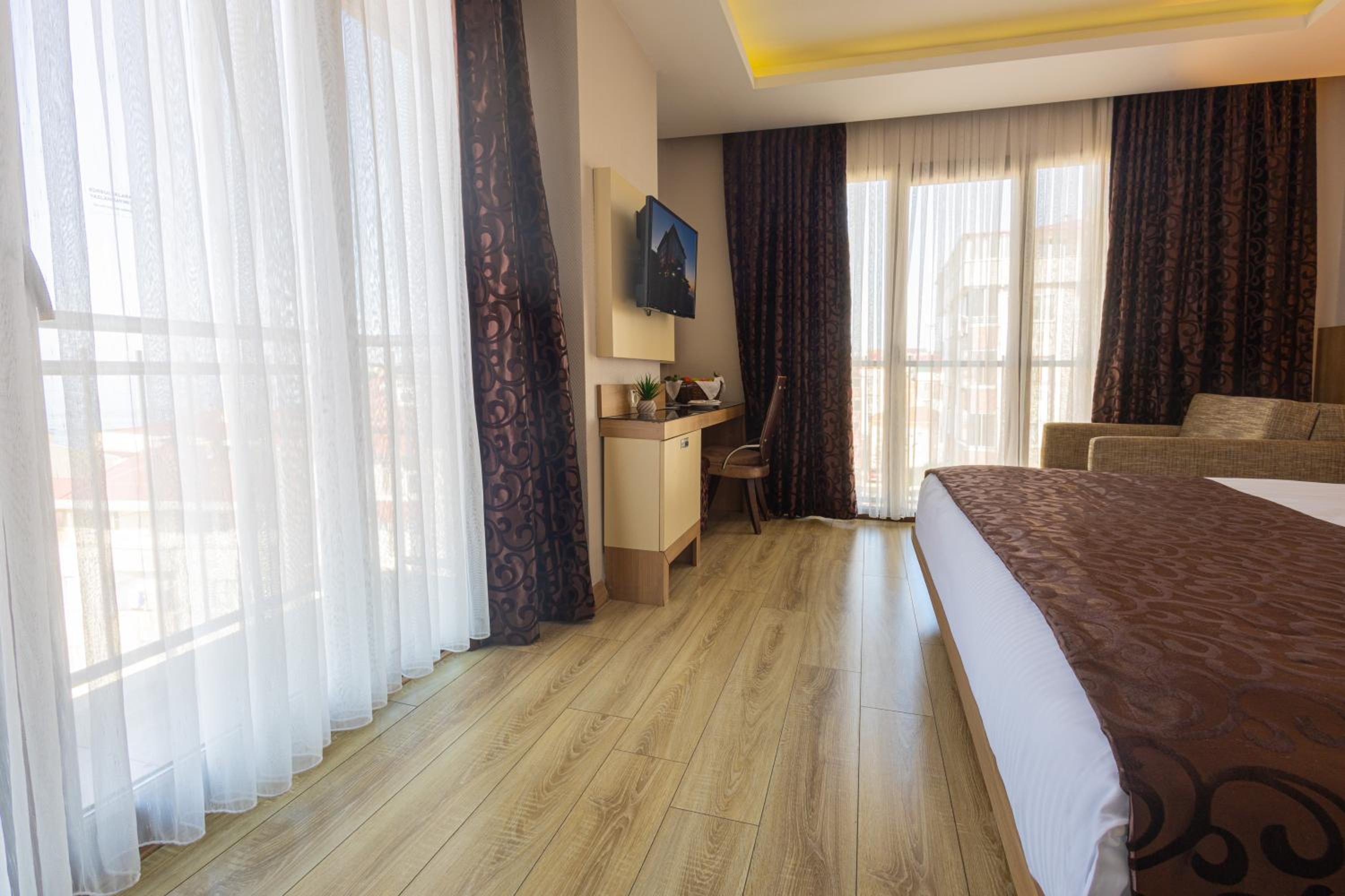 Superior Queen Room