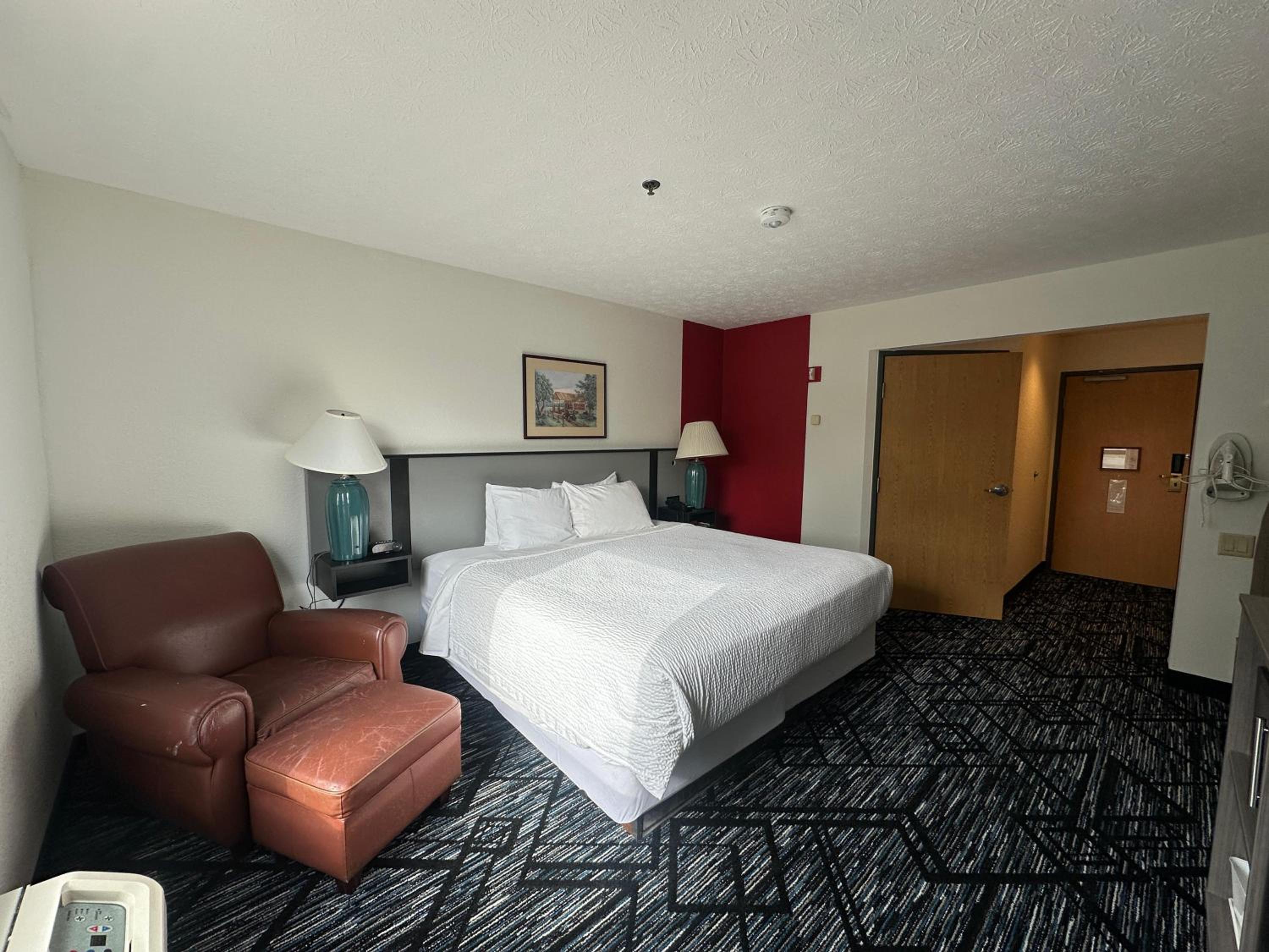 King Room - Disability Access/Non-Smoking - Photo 4