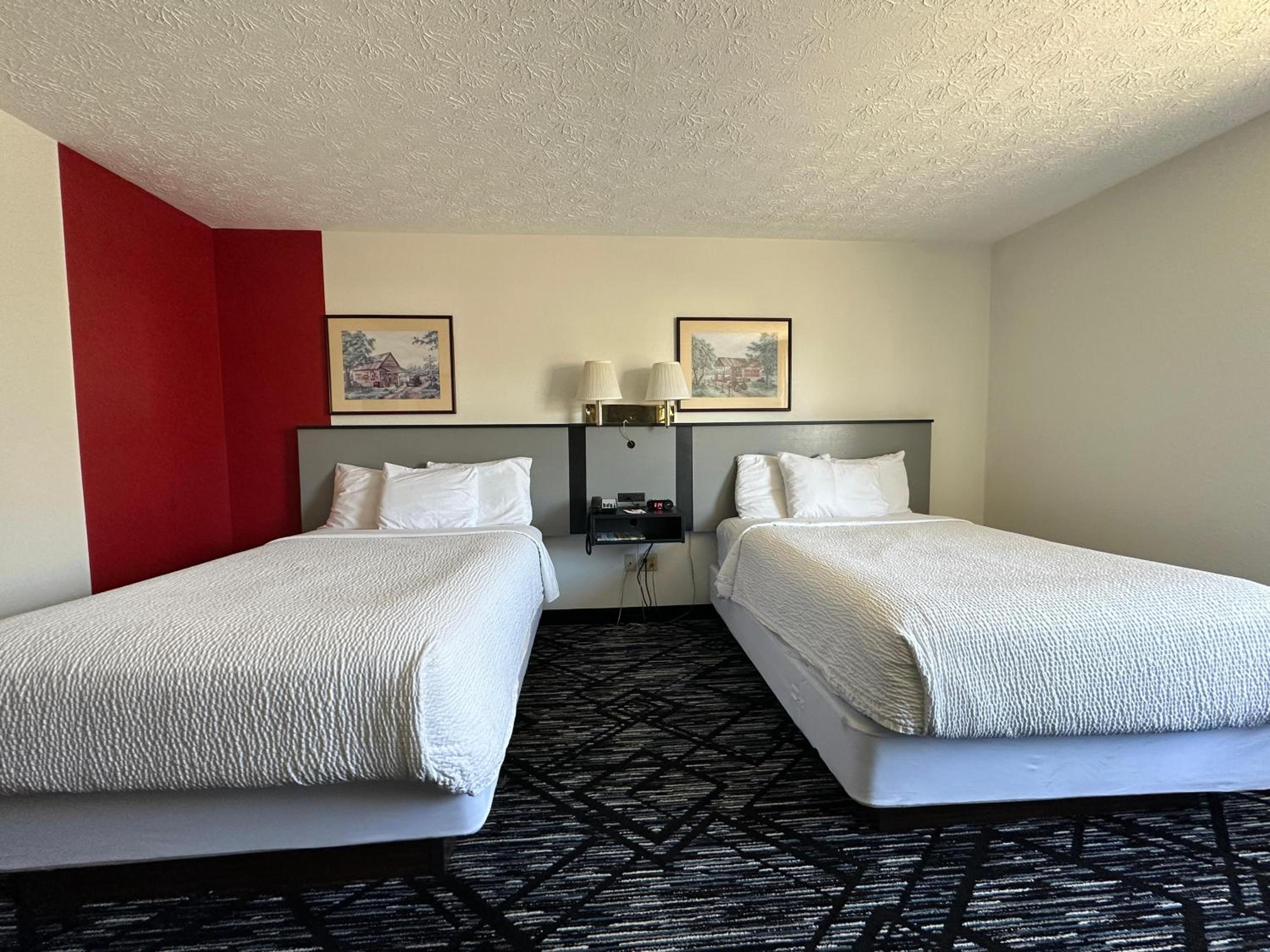 Double Room with Two Double Beds- Non-Smoking - Photo 4