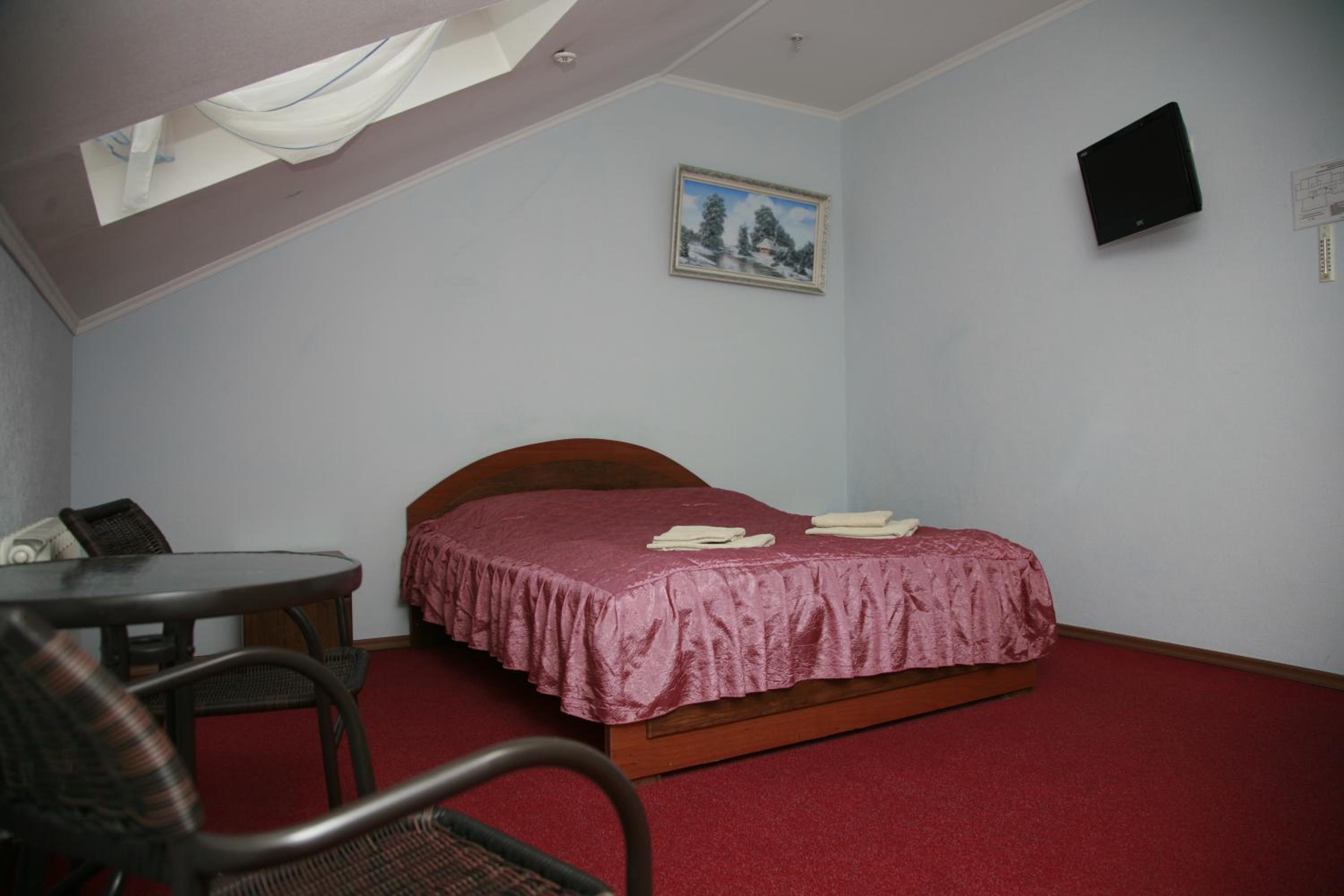 Large Double Room photo 1
