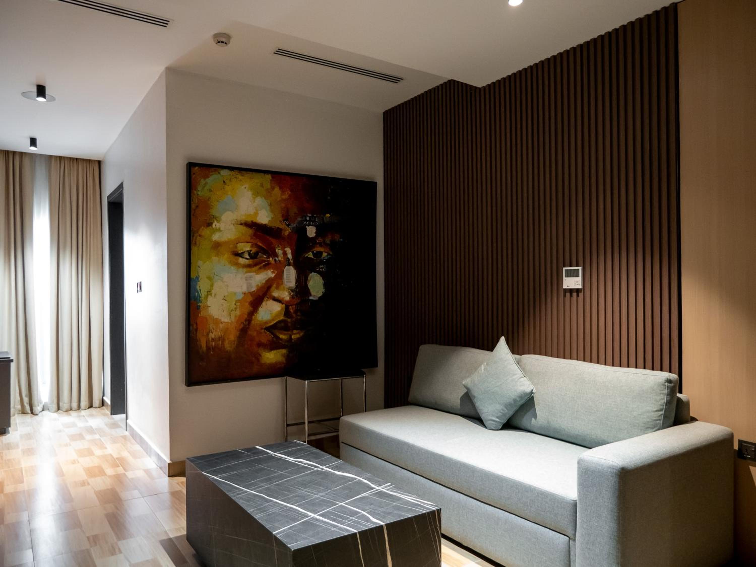 One-Bedroom Apartment with Balcony and City View photo 1