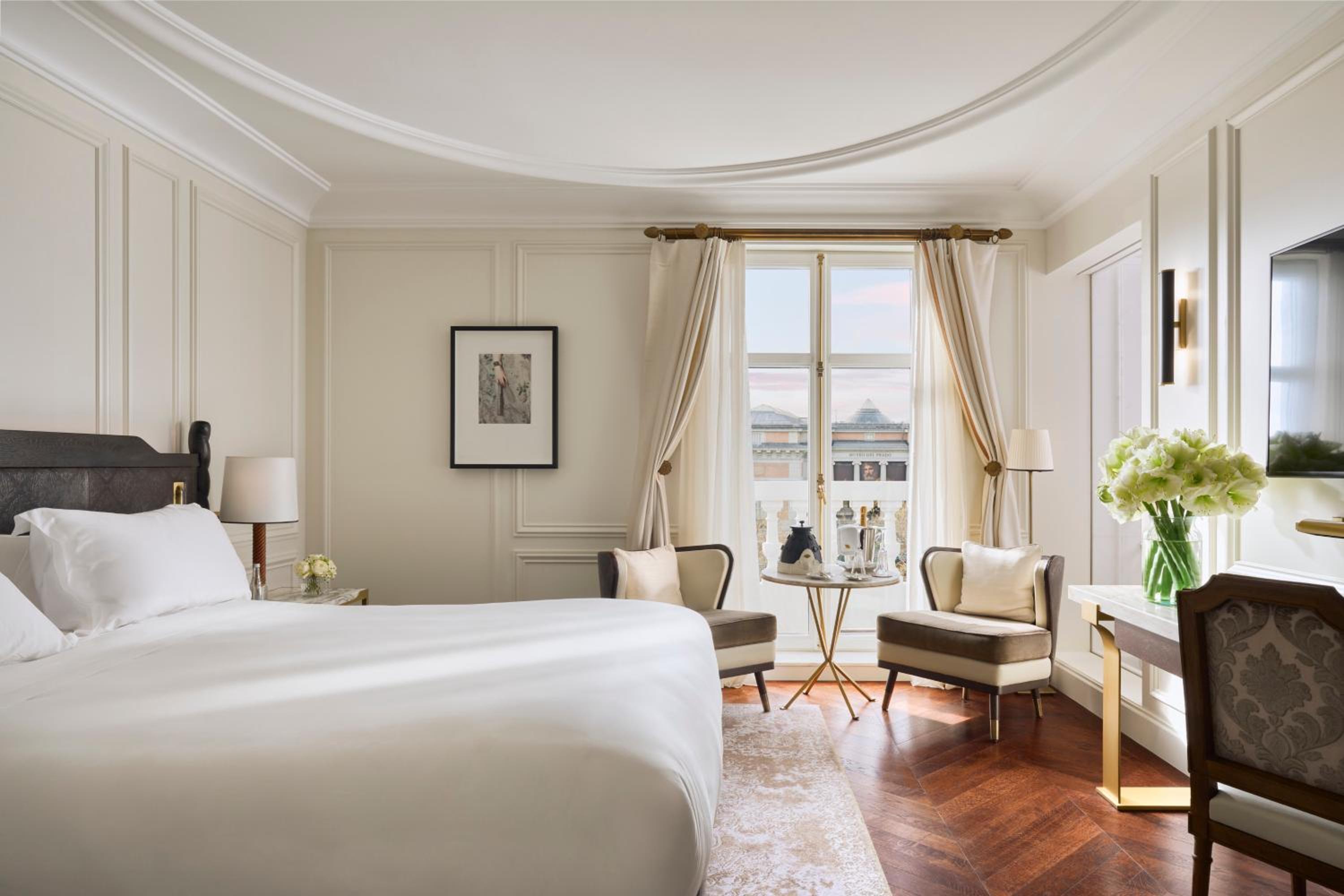 Deluxe Prado View Room King