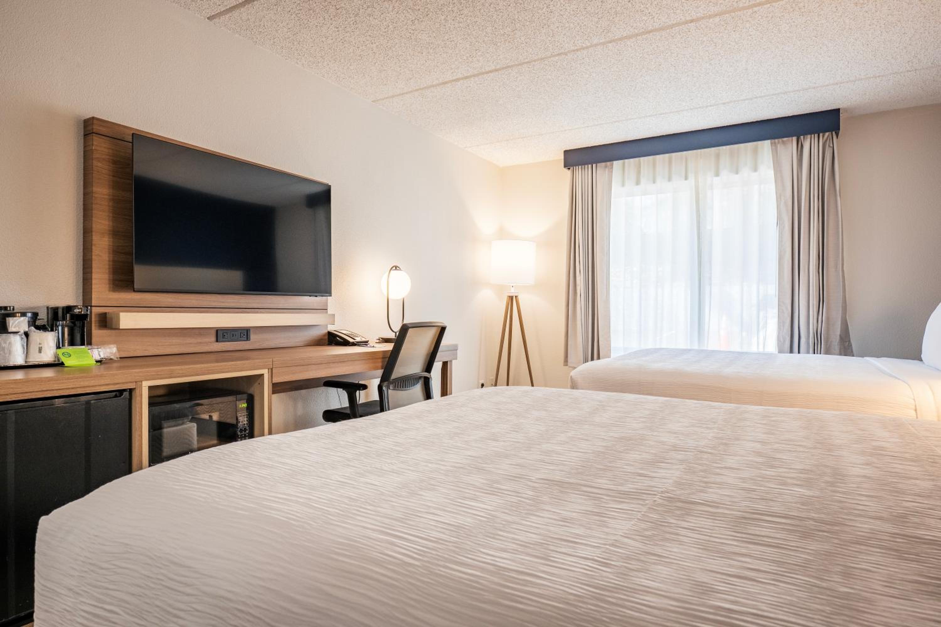 Double Room with Two Double Beds - Pet Friendly/Non-Smoking - Photo 8