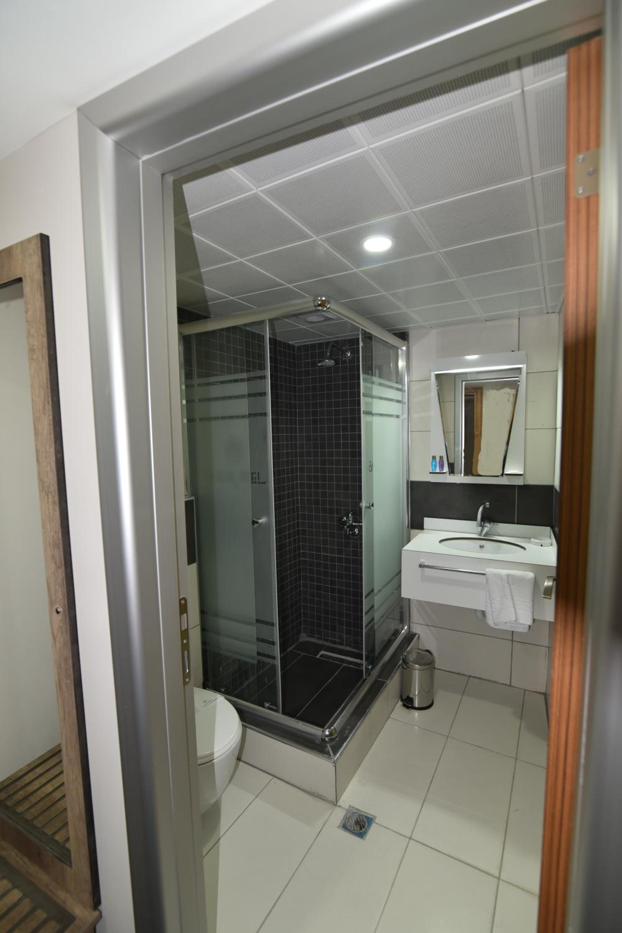 Deluxe Triple Room photo 2
