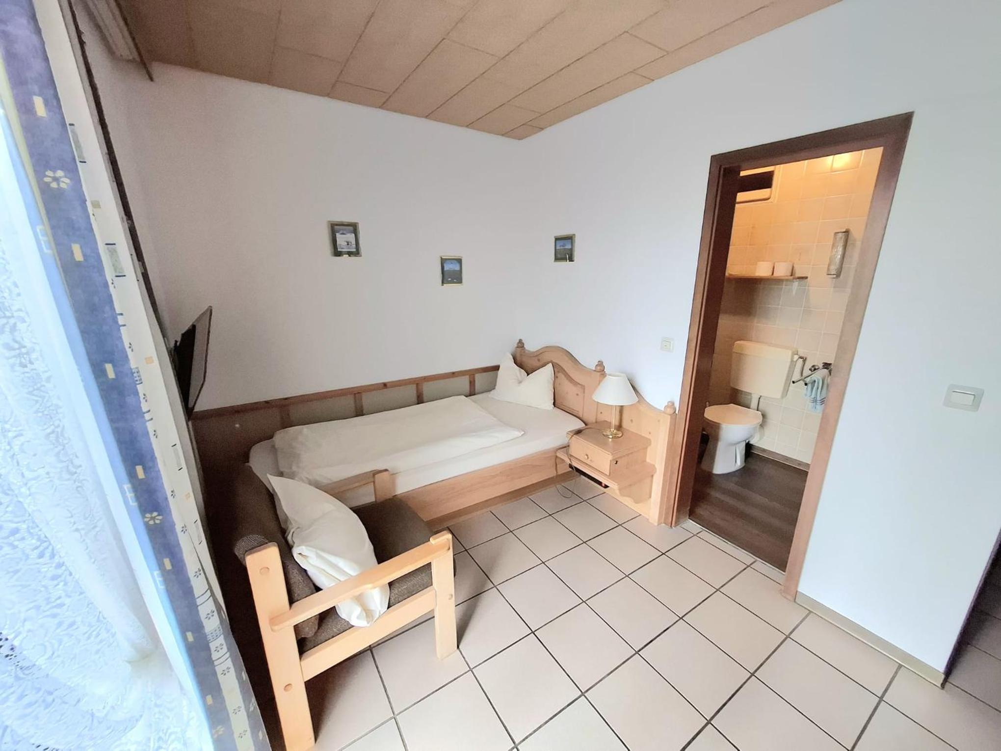 Single Room with Balcony photo 1