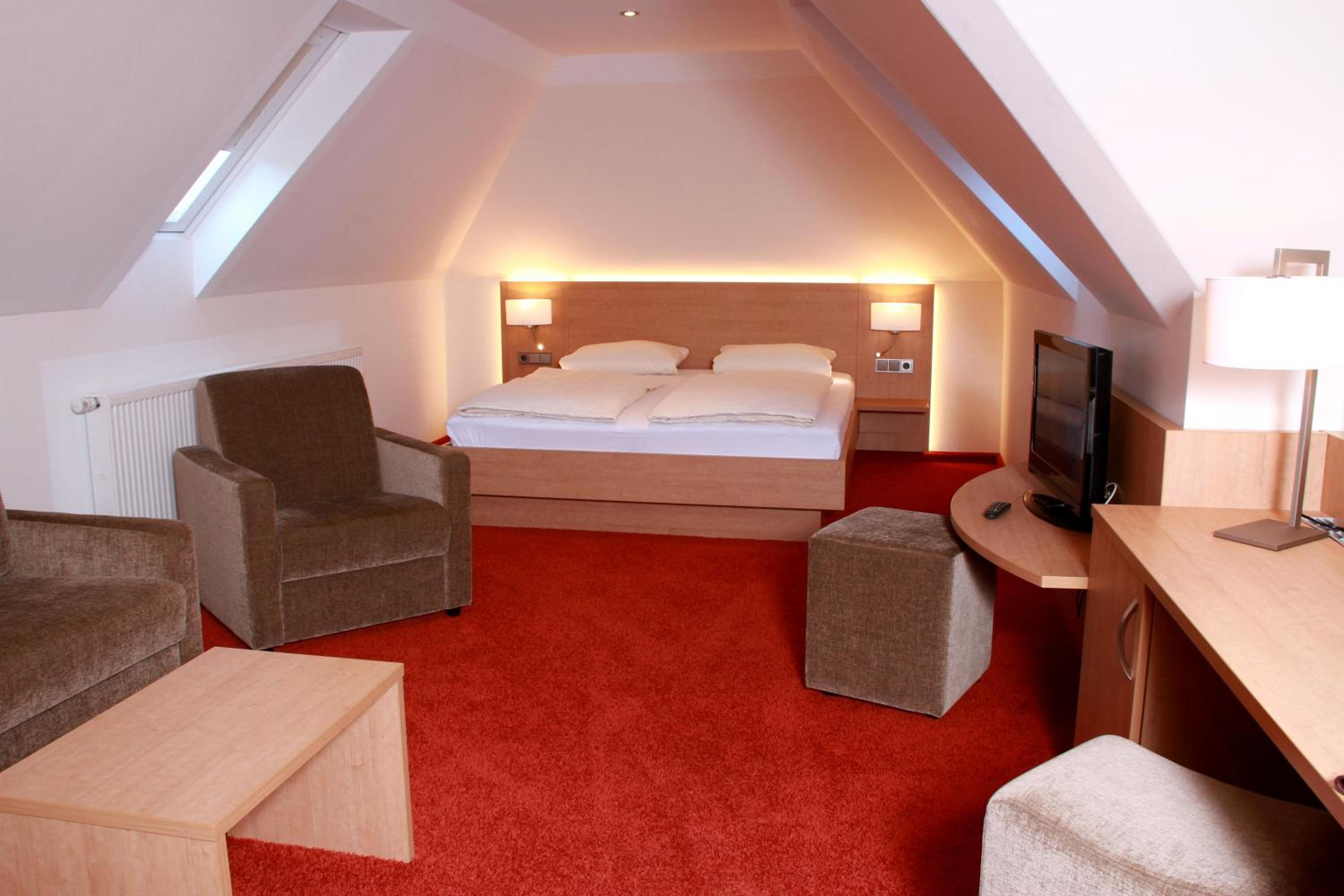 Standard Quadruple Room (2 adults + 2 children) - Photo 2
