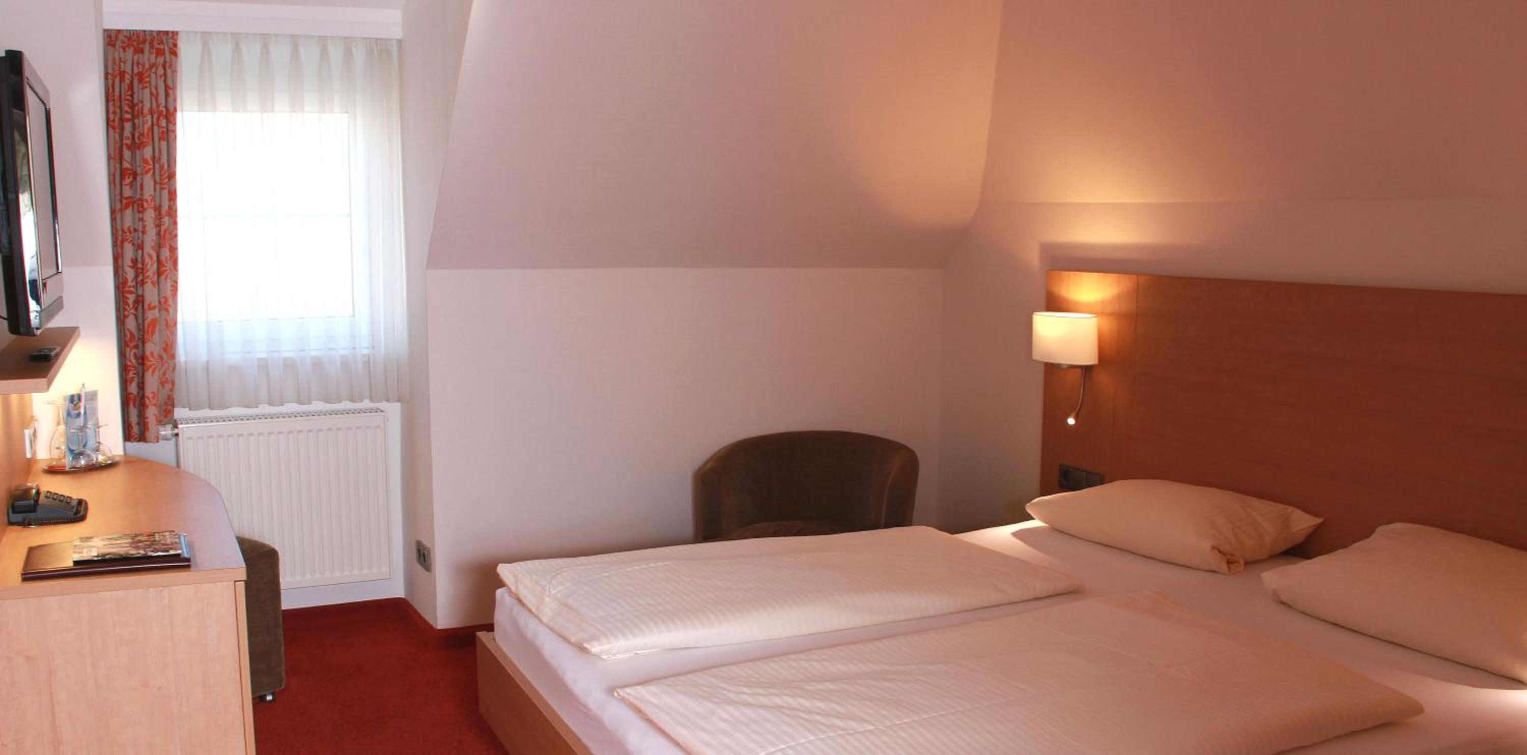 Standard Double Room - Photo 7