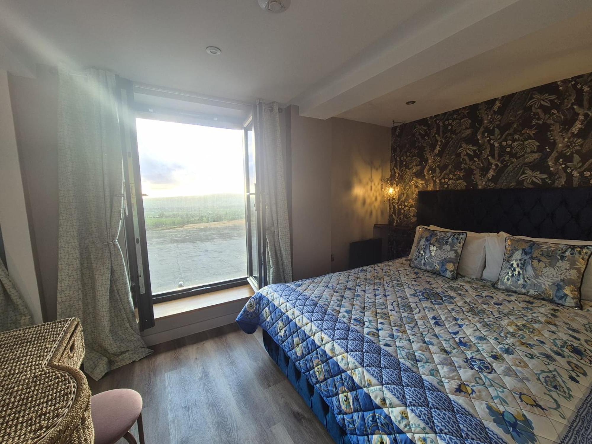 Deluxe Two-Bedroom Apartment with Garden View
