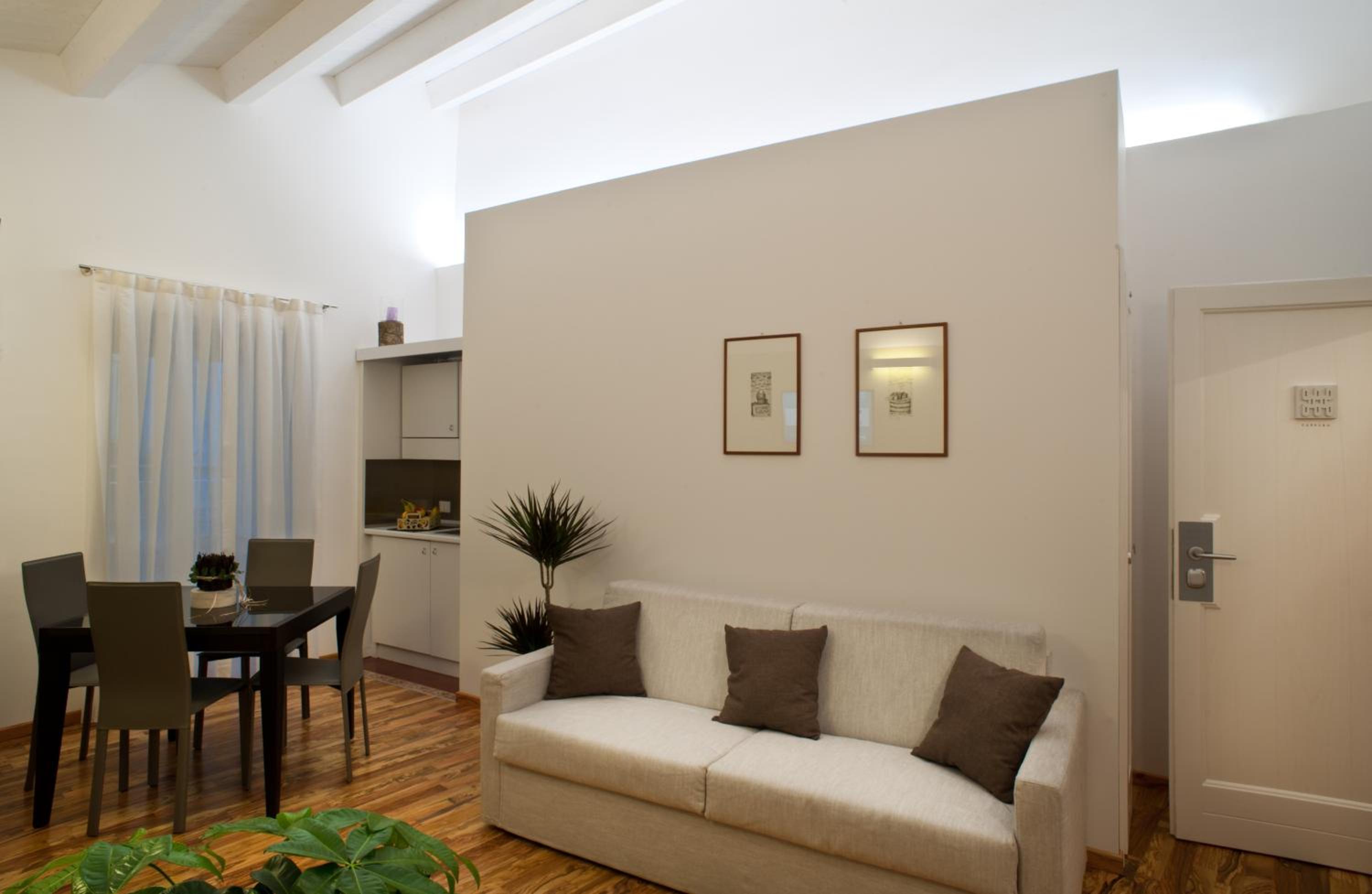 Apartment photo 3