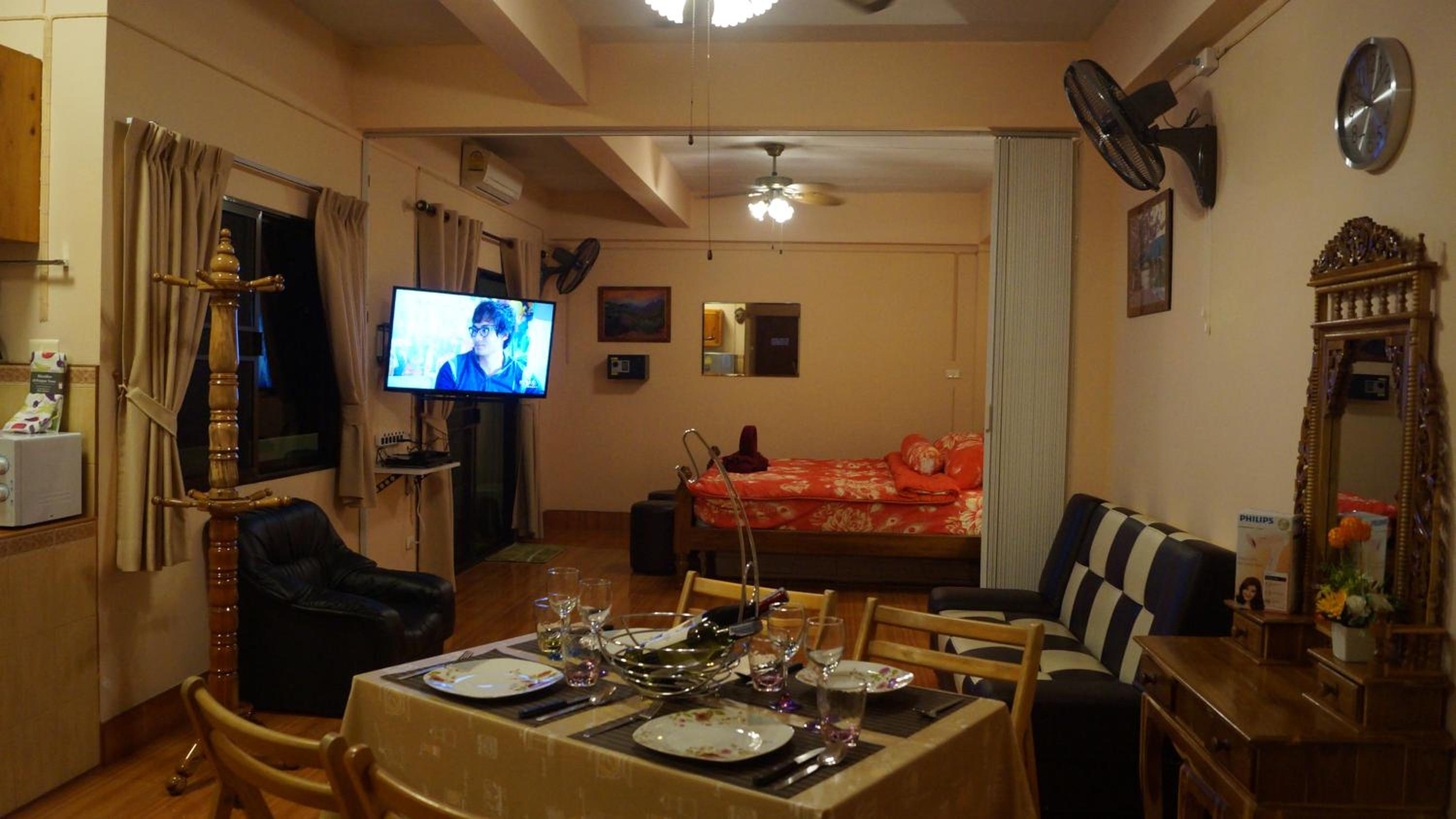 Studio Apartment - Photo 10
