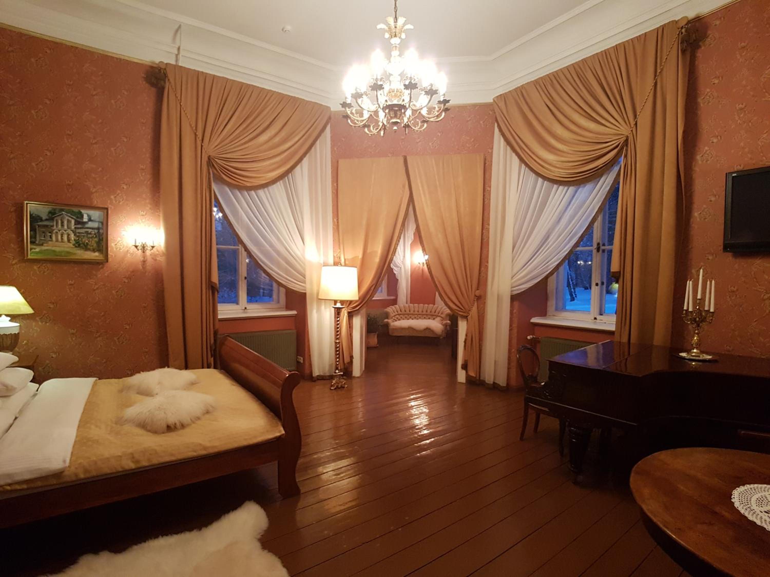King Suite with Spa Bath photo 1
