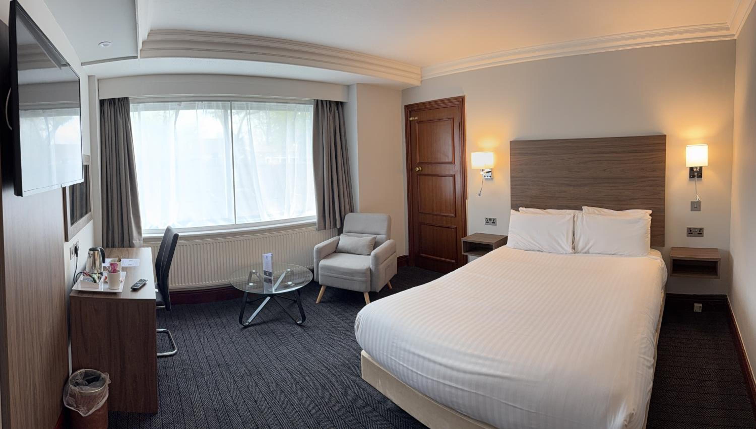 Standard King Room - Non-Smoking  - Photo 3
