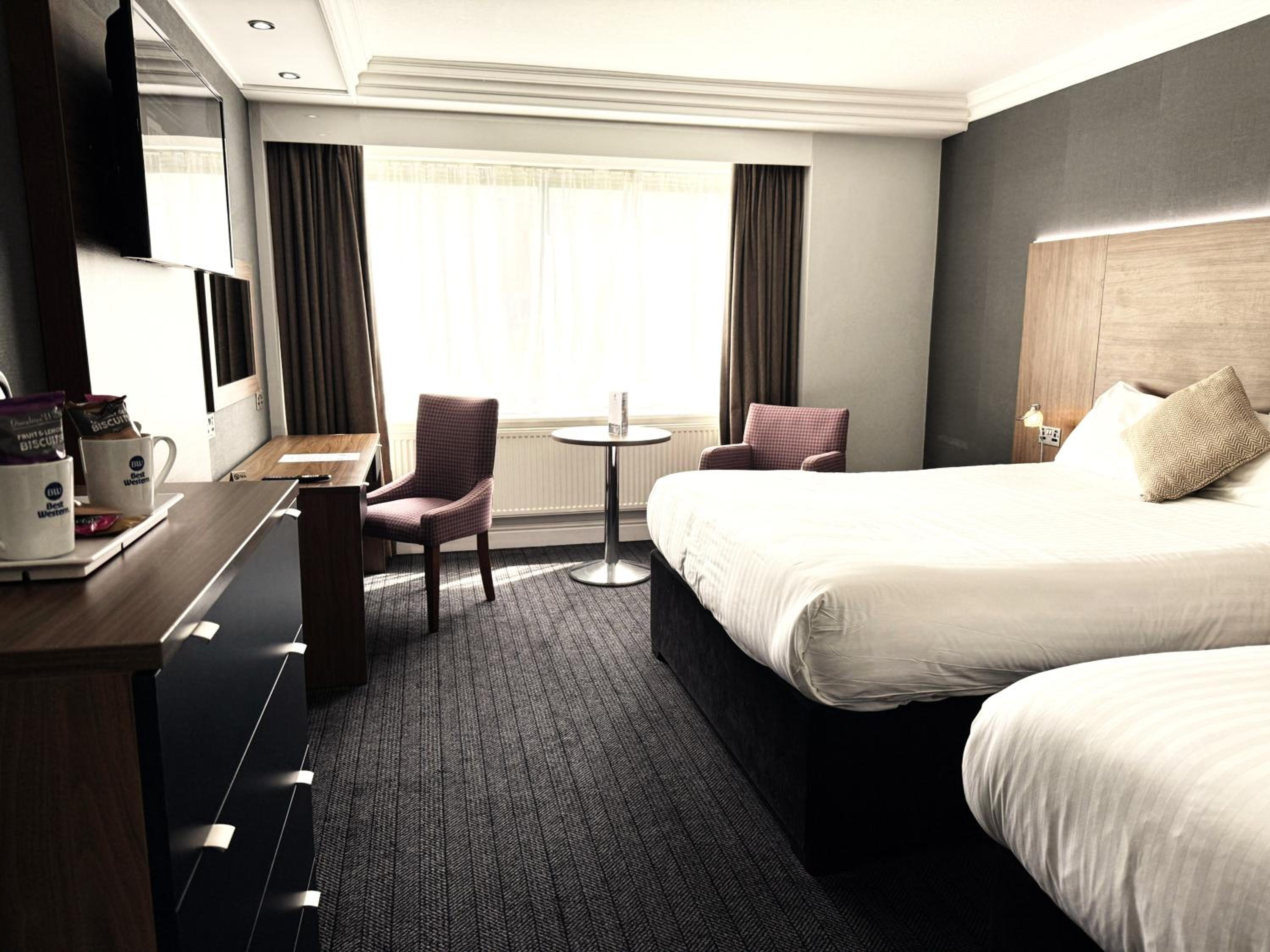 Superior King Room - Non-Smoking - Photo 2