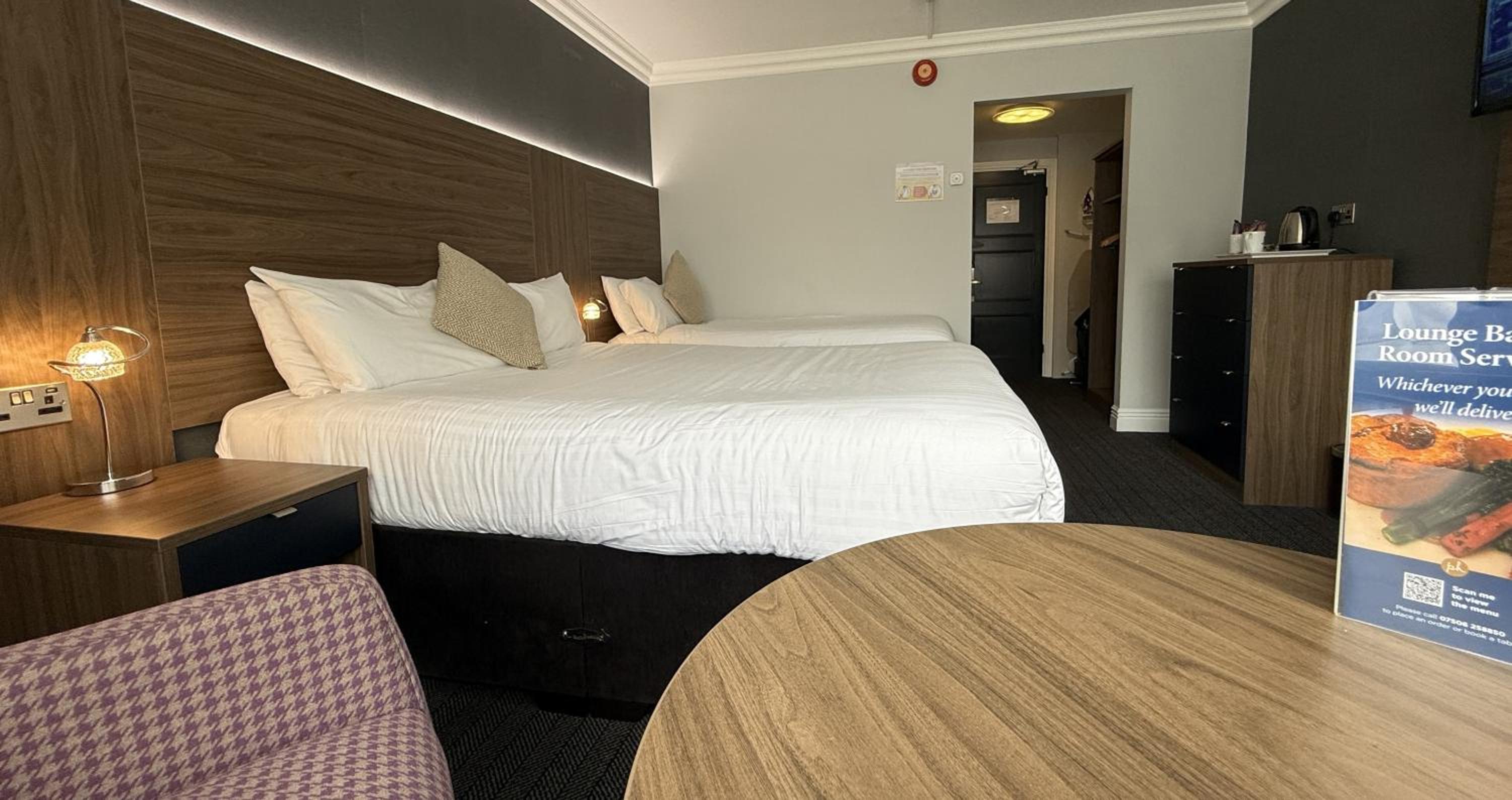 Superior King Room - Non-Smoking - Photo 3