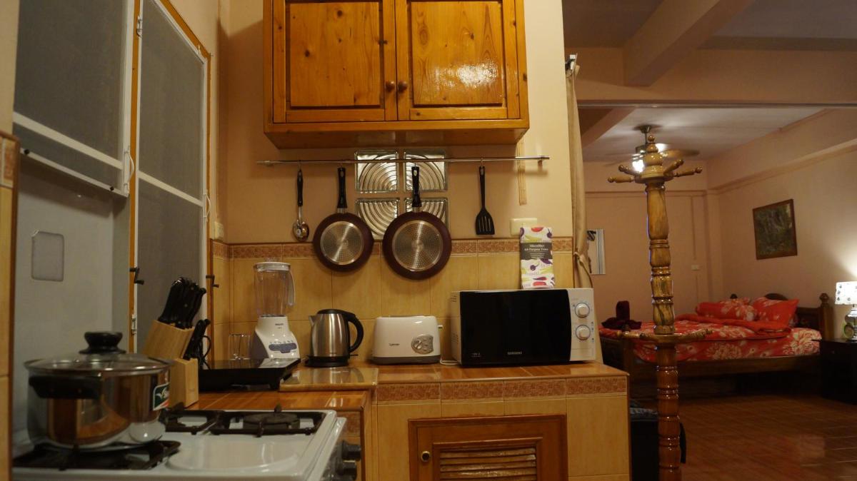Studio Apartment - Photo 24