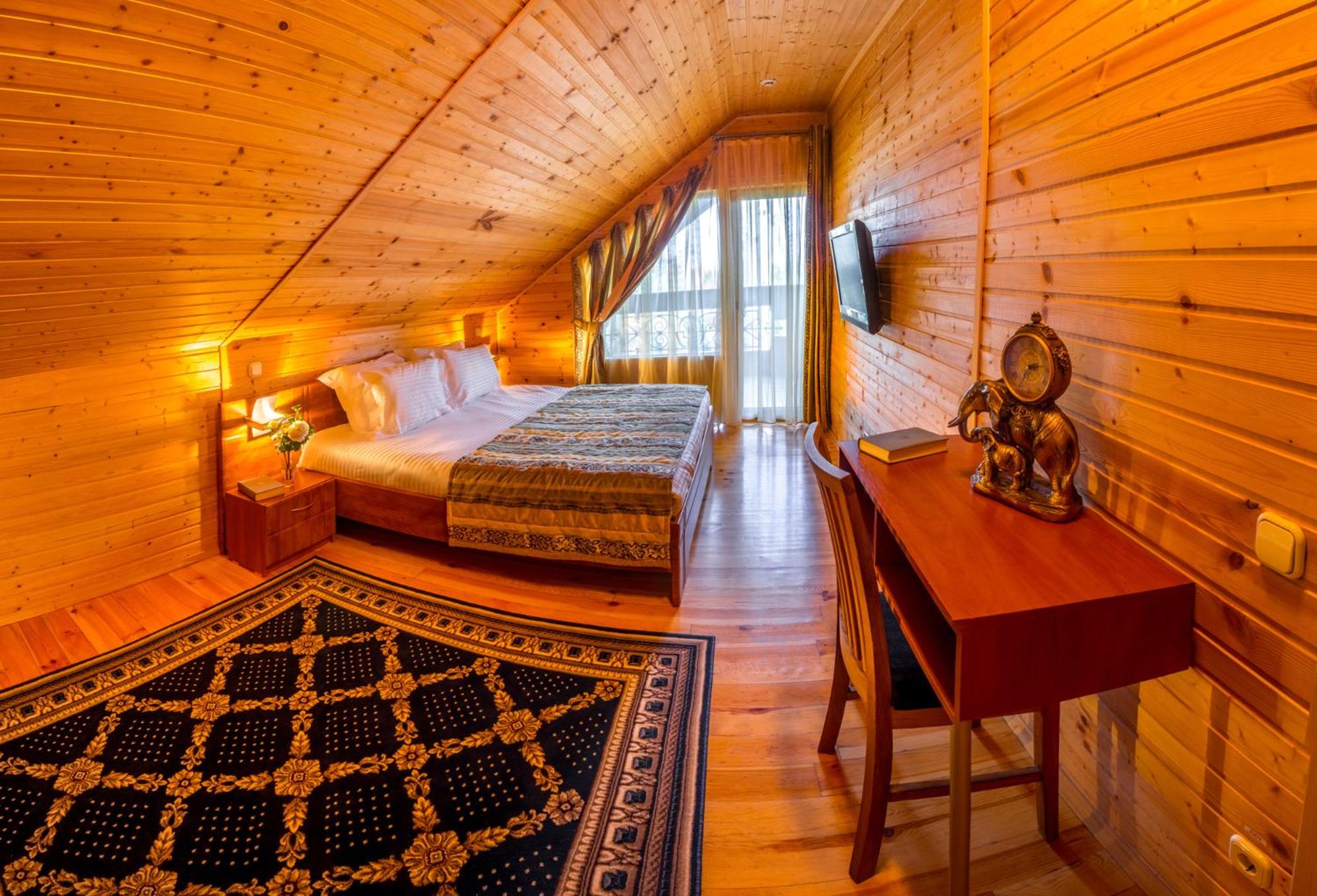Three-Bedroom Chalet photo 3