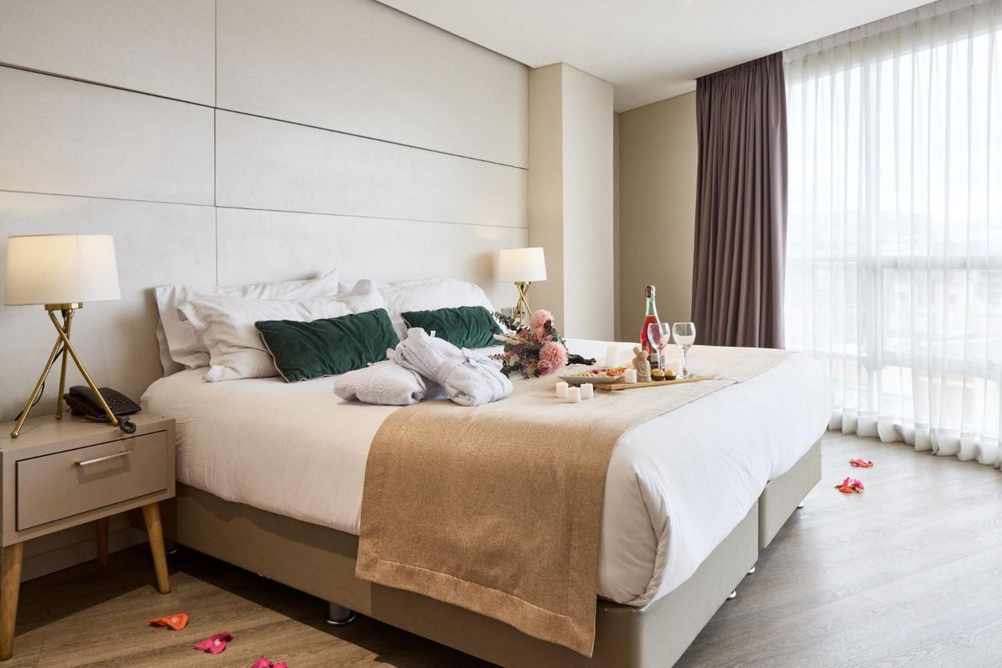 Double Room with Spa Bath photo 3