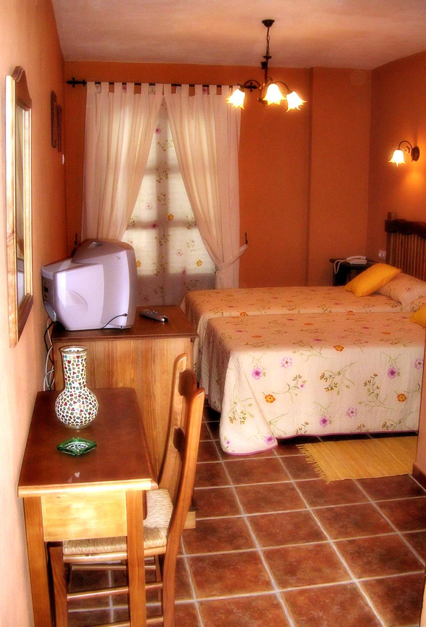 Double or Twin Room - Photo 3