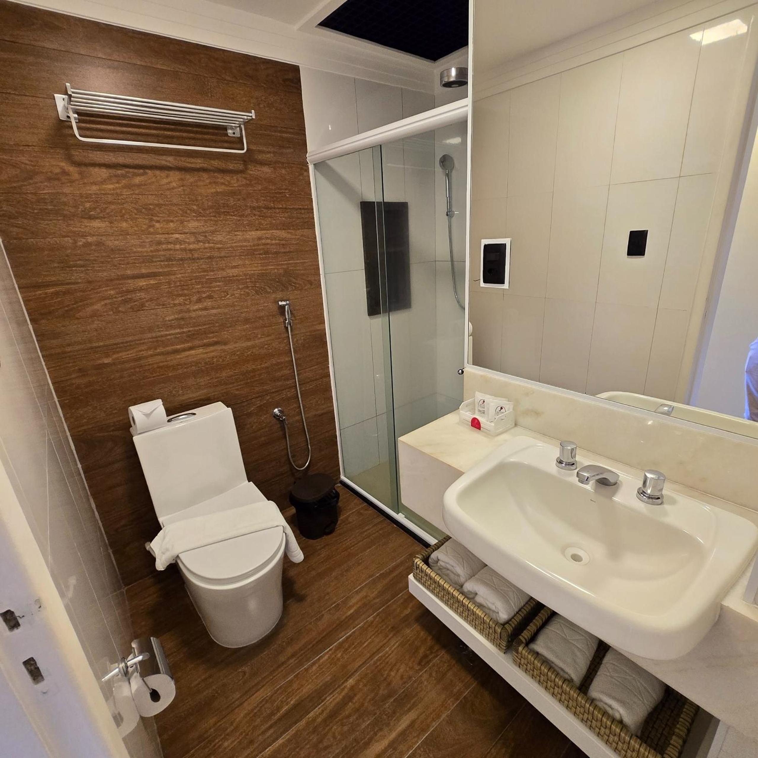 Deluxe Double Room with Balcony and Sea View photo 3